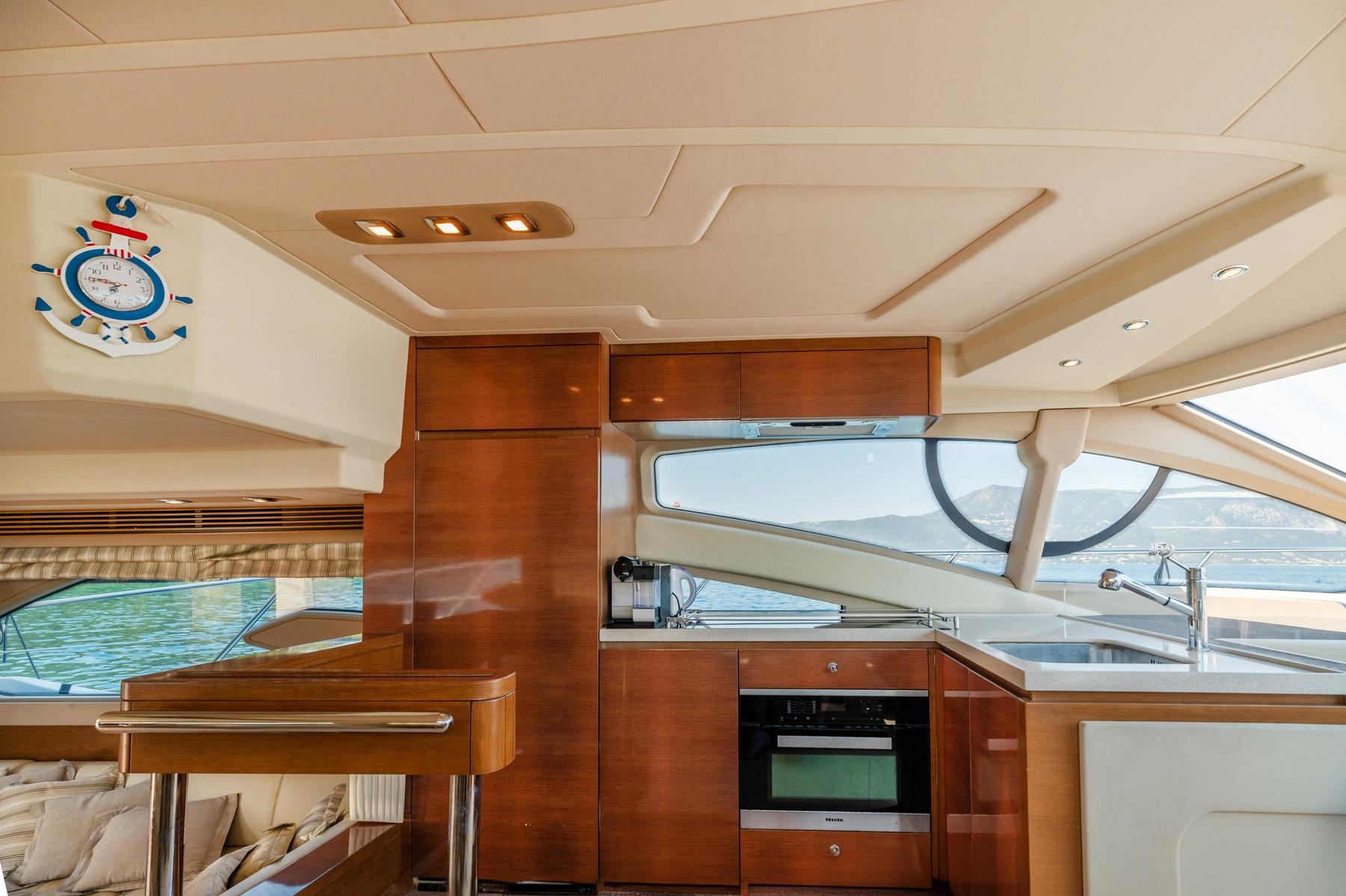 Yacht Photos Pics