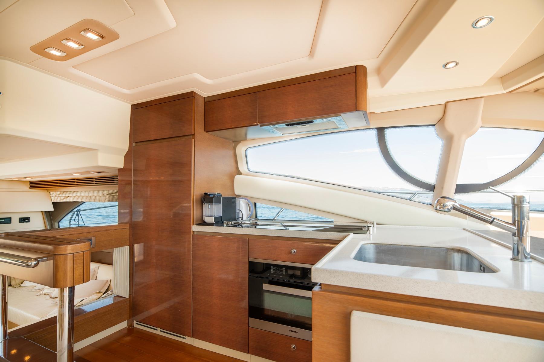 Yacht Photos Pics