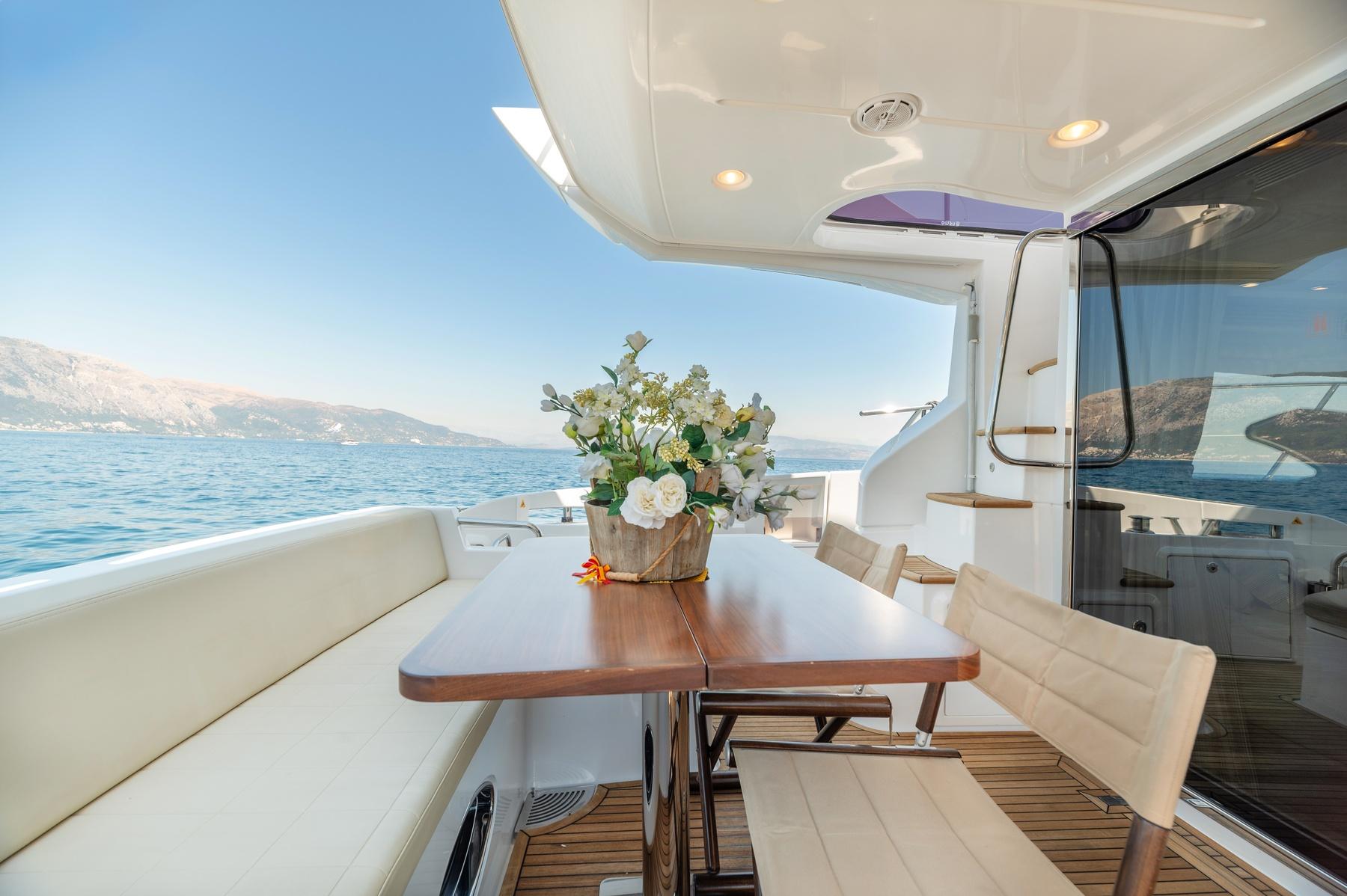 Yacht Photos Pics