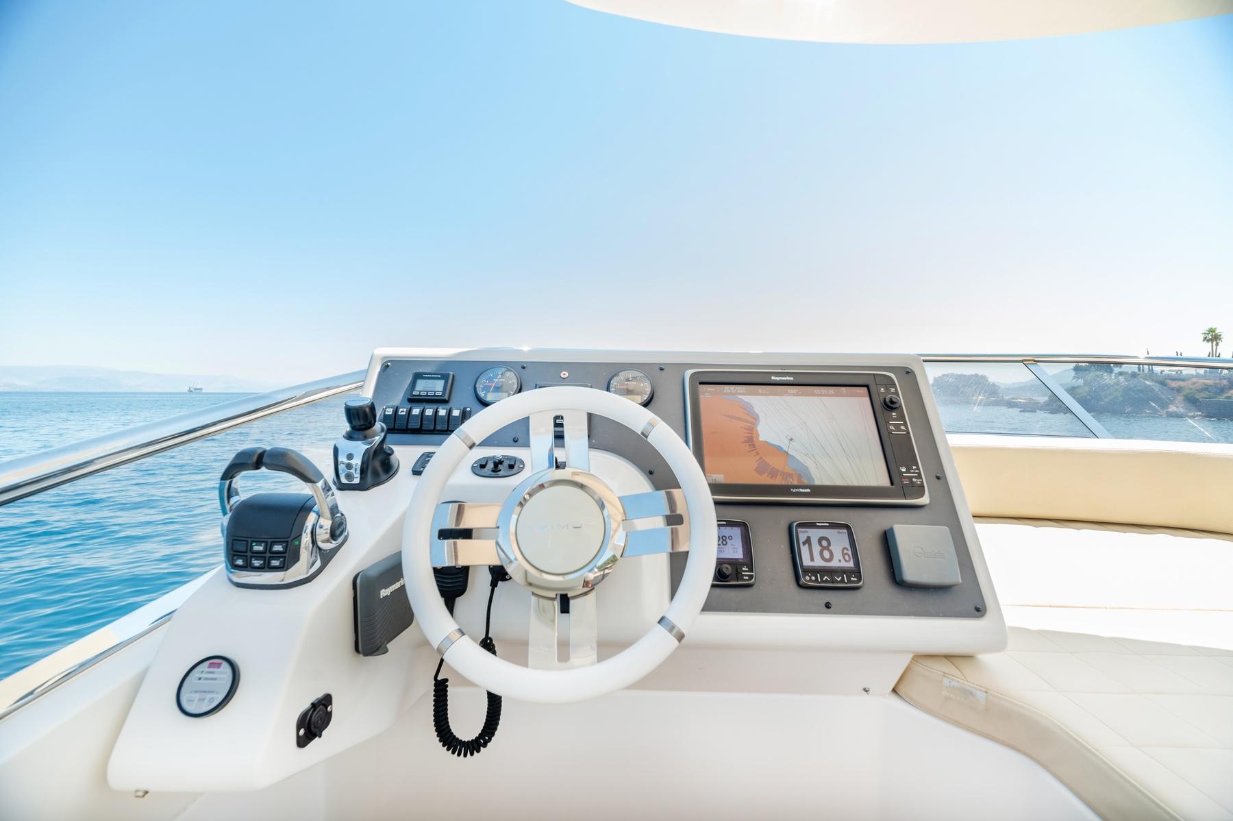 Yacht Photos Pics