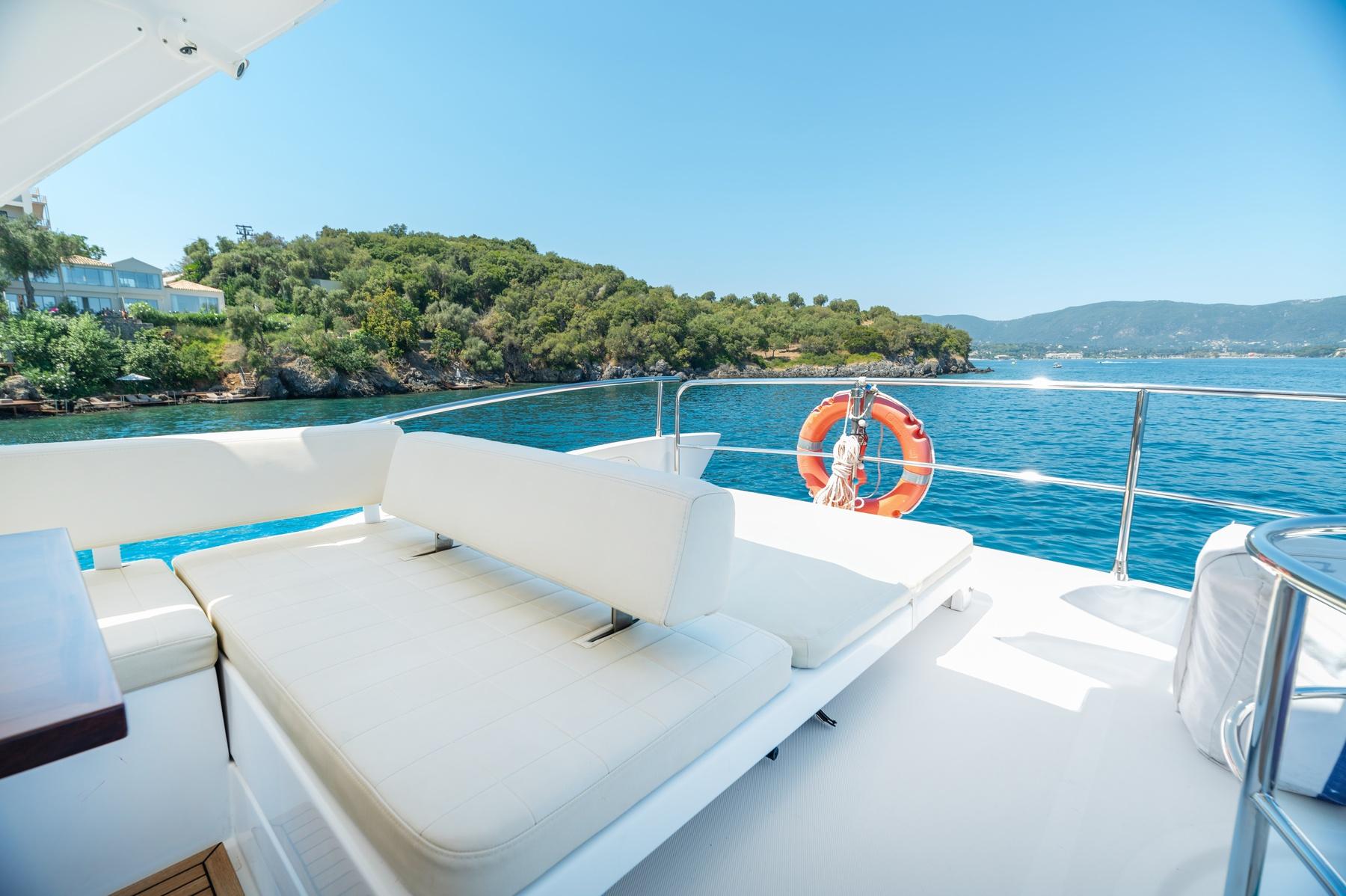 Yacht Photos Pics