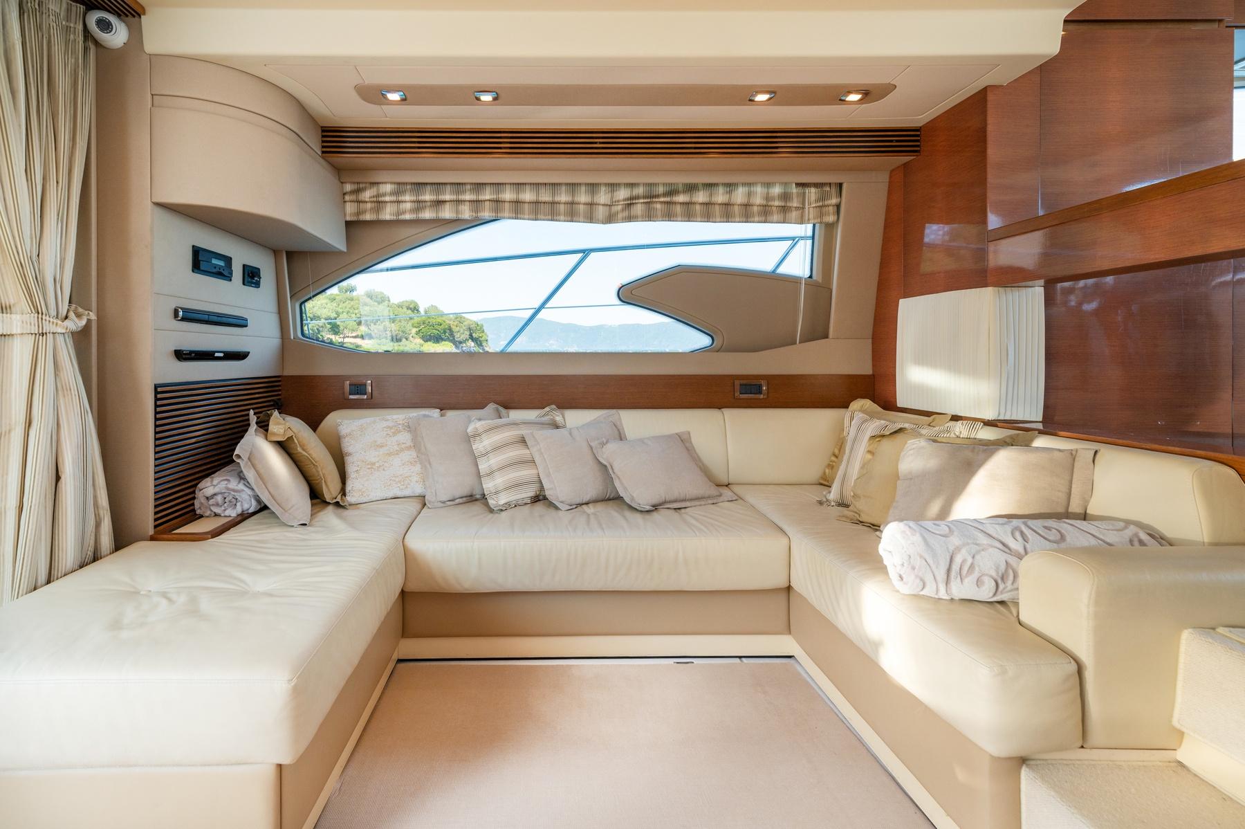 Yacht Photos Pics