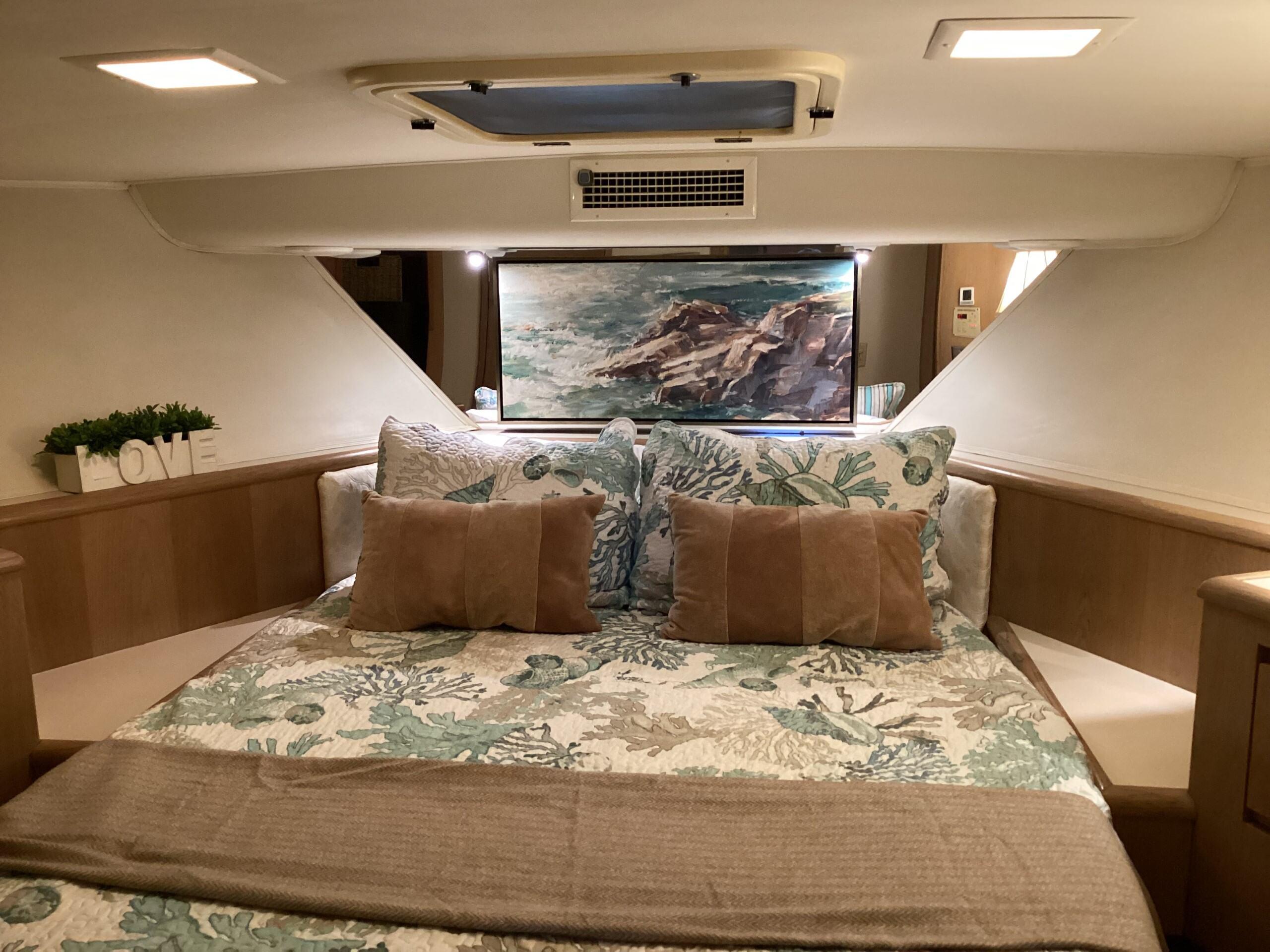 VIP GUEST STATEROOM FORWARD