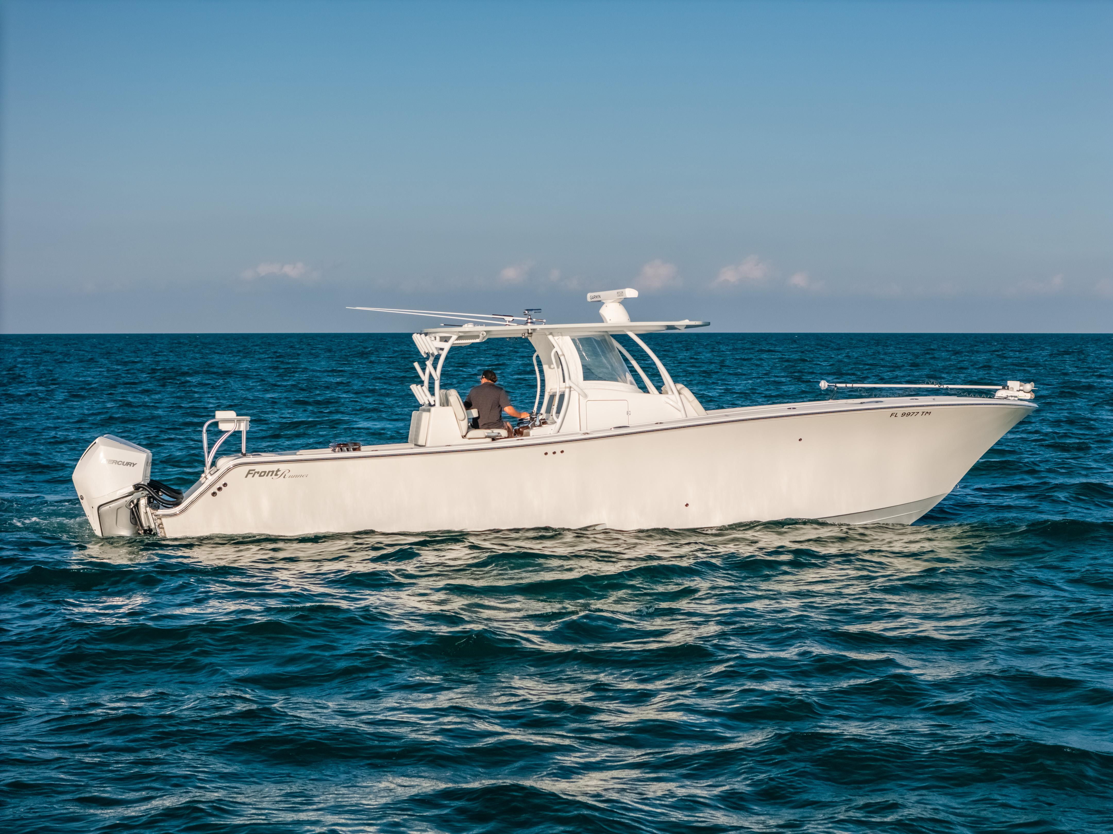 39 39 Center Console 2023  Front Runner