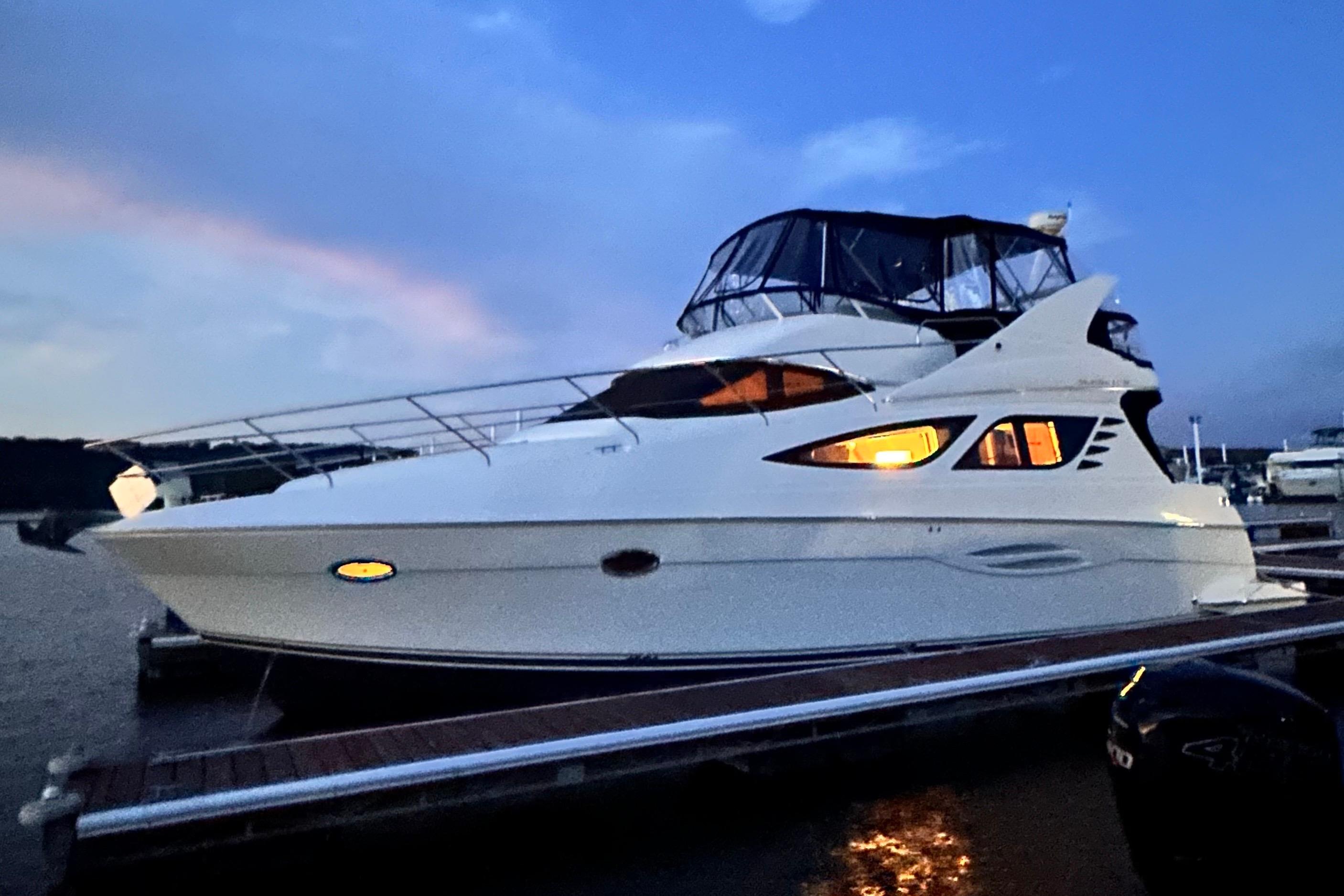 Photo of 2006 Silverton 43'