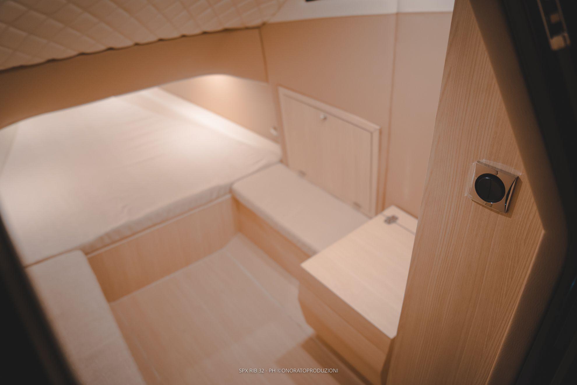 SPX RIB-32 Dinette 2025 -FL-US-8358518 | Thumbnail