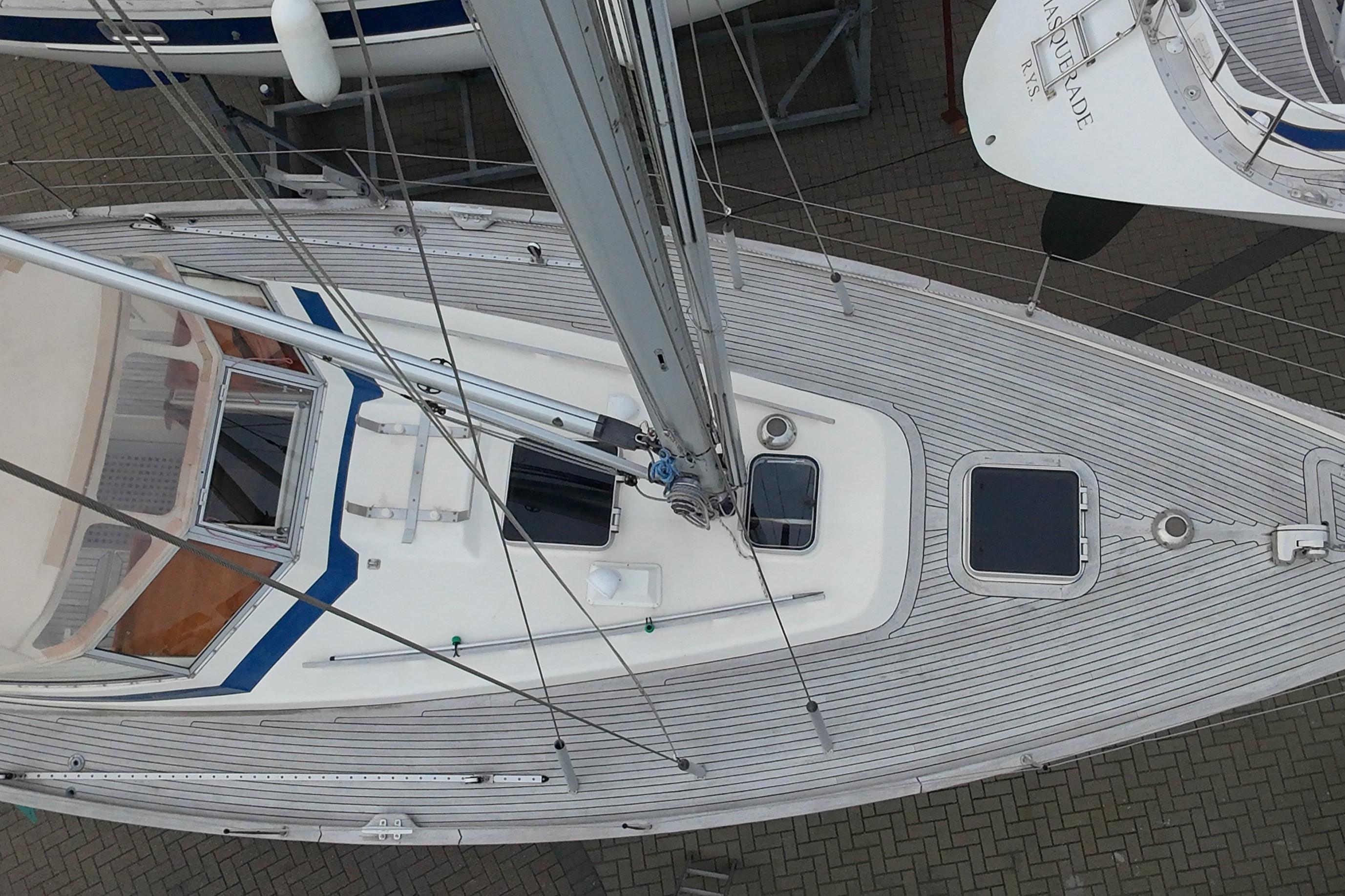 Hallberg-Rassy 352 for sale