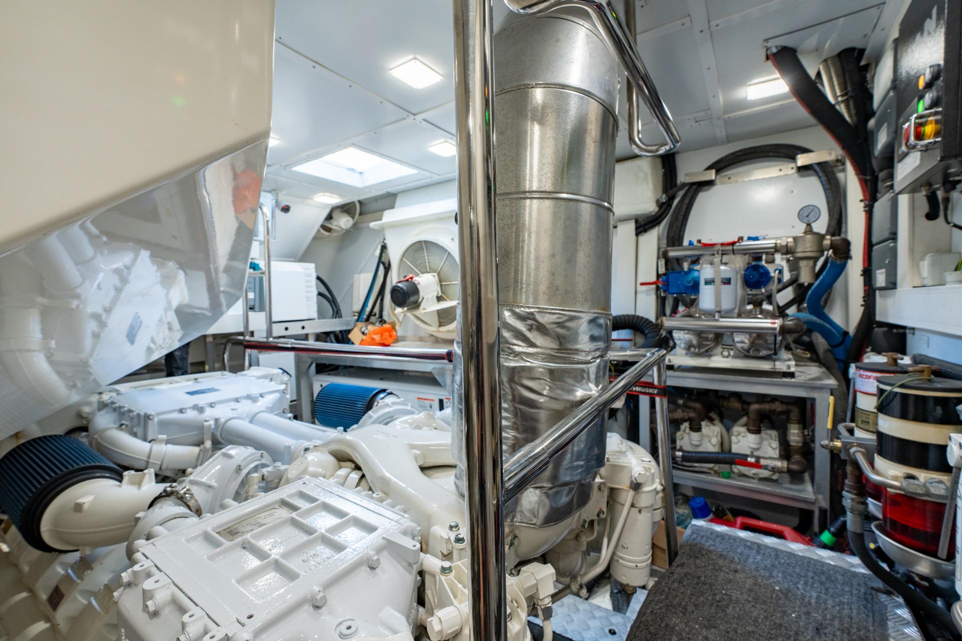 Monte Carlos Yachts 80 Panda - Engine Room