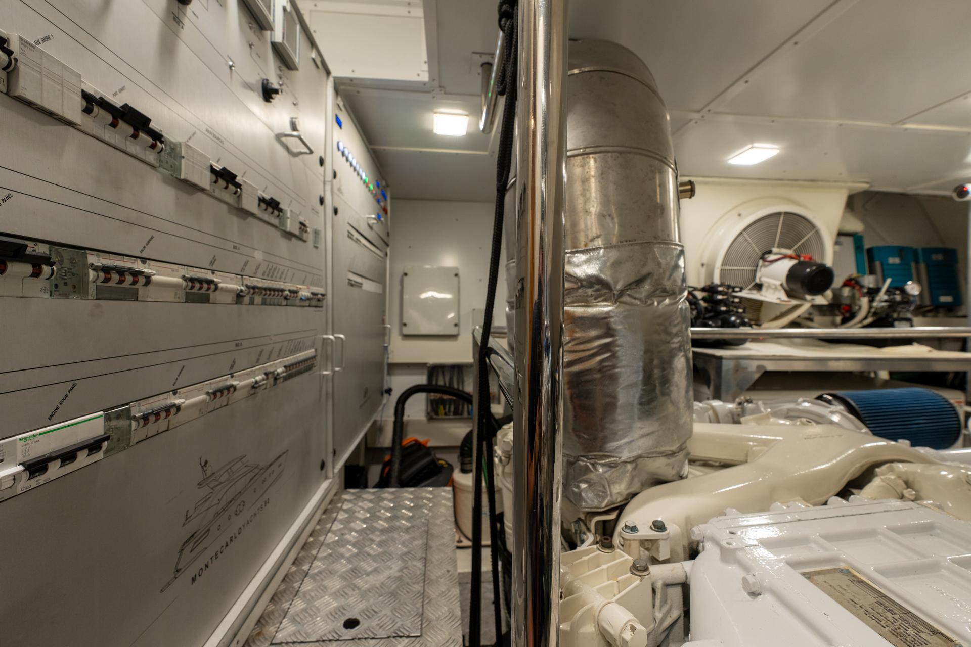 Monte Carlos Yachts 80 Panda - Engine Room