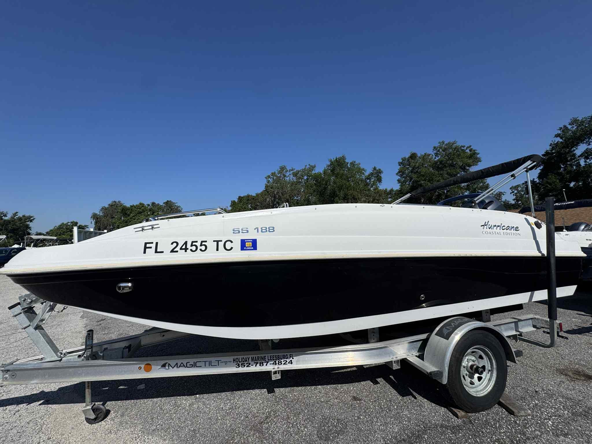 2022 Hurricane SunDeck Sport 188 OB
