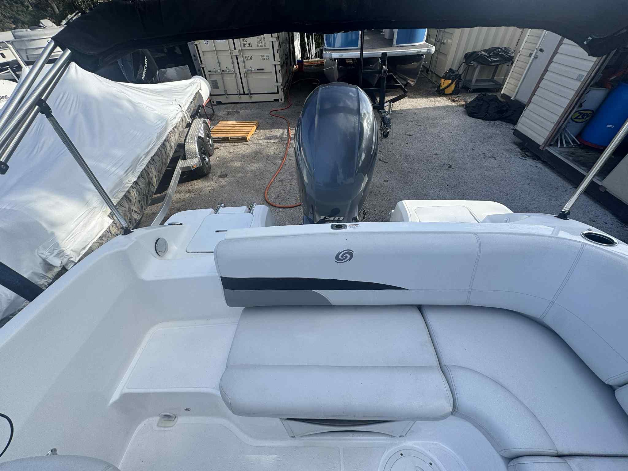 2022 Hurricane SunDeck Sport 188 OB-5