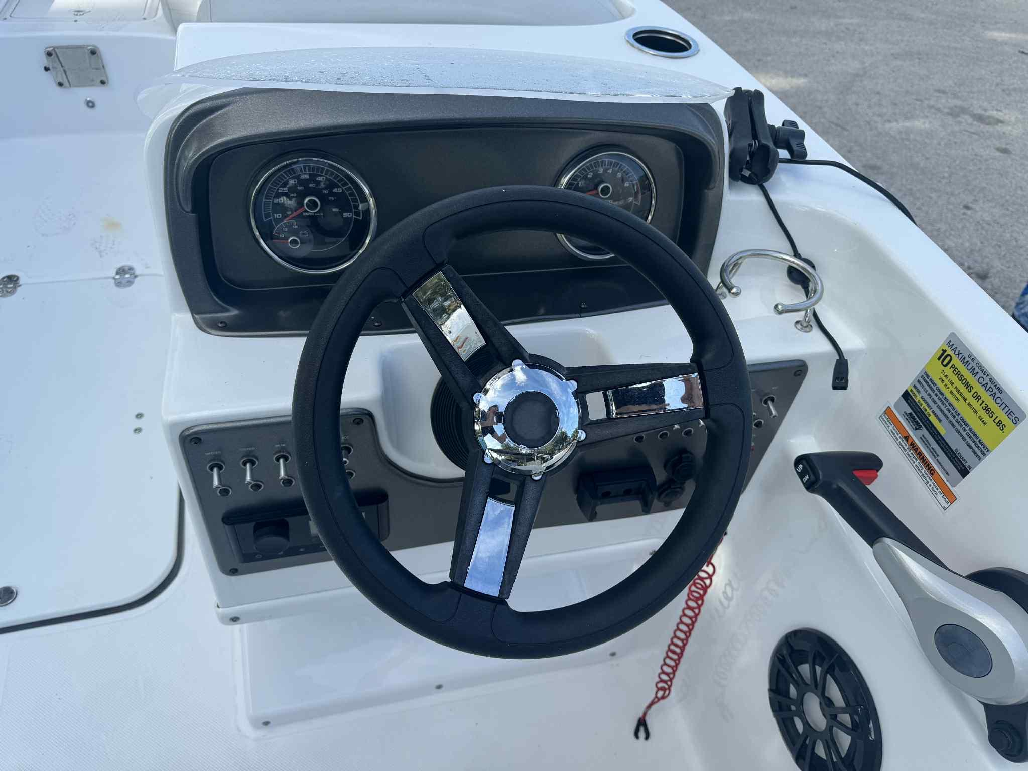 2022 Hurricane SunDeck Sport 188 OB-6