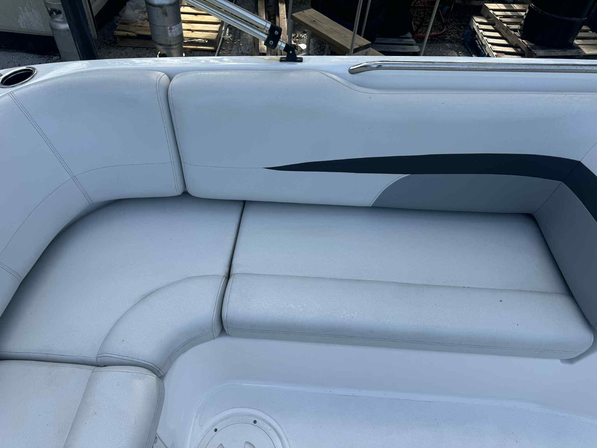 2022 Hurricane SunDeck Sport 188 OB-8