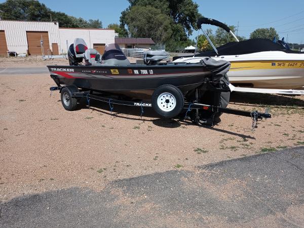 2014 Tracker Boats boat for sale, model of the boat is SGV16 SC & Image # 2 of 9