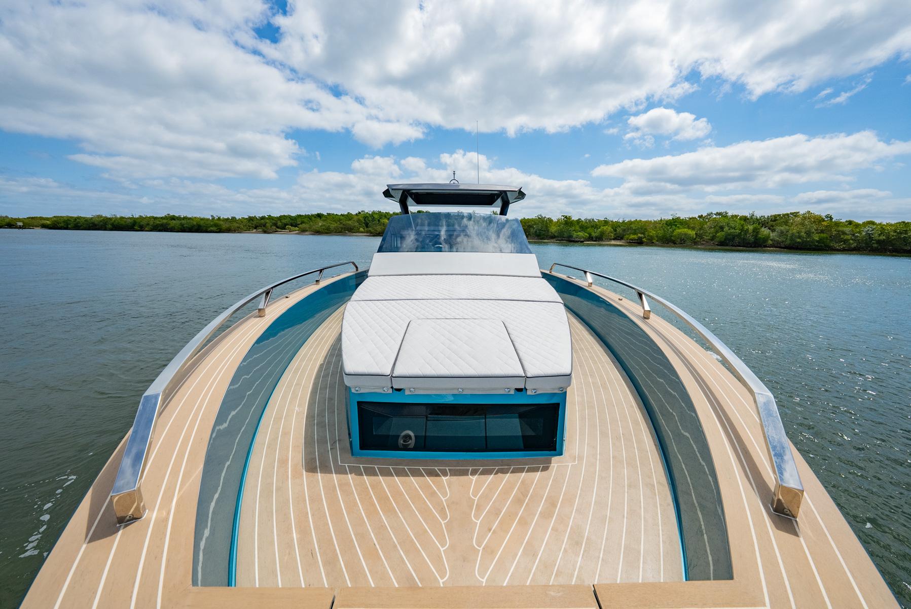 Fiart-39 Seawalker 2024-STRADE BLU FL-US-2024 Fiart 39 Seawalker yacht on calm water, showcasing sleek deck design.-9758537 | Thumbnail