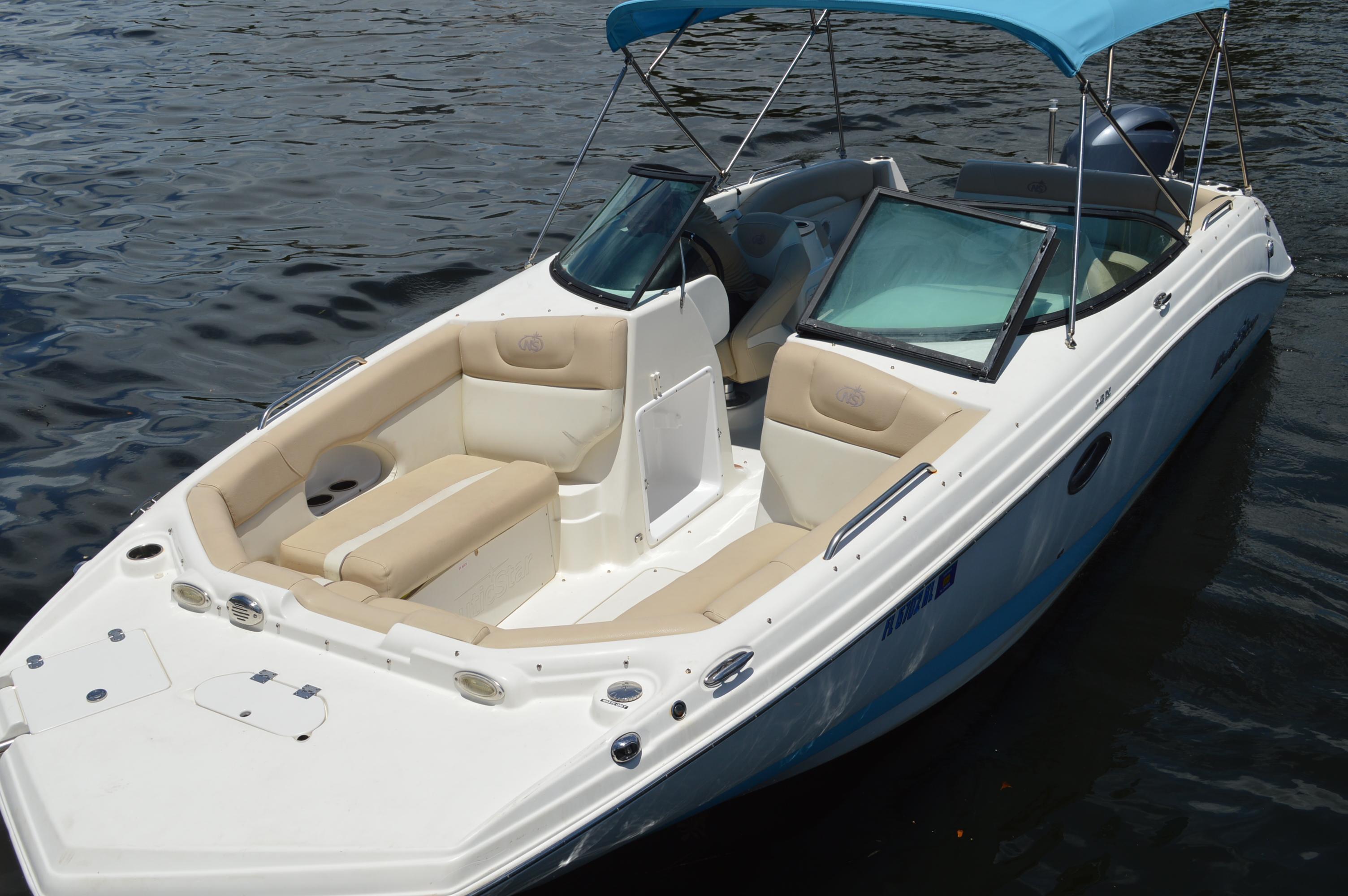 NauticStar 243 DC