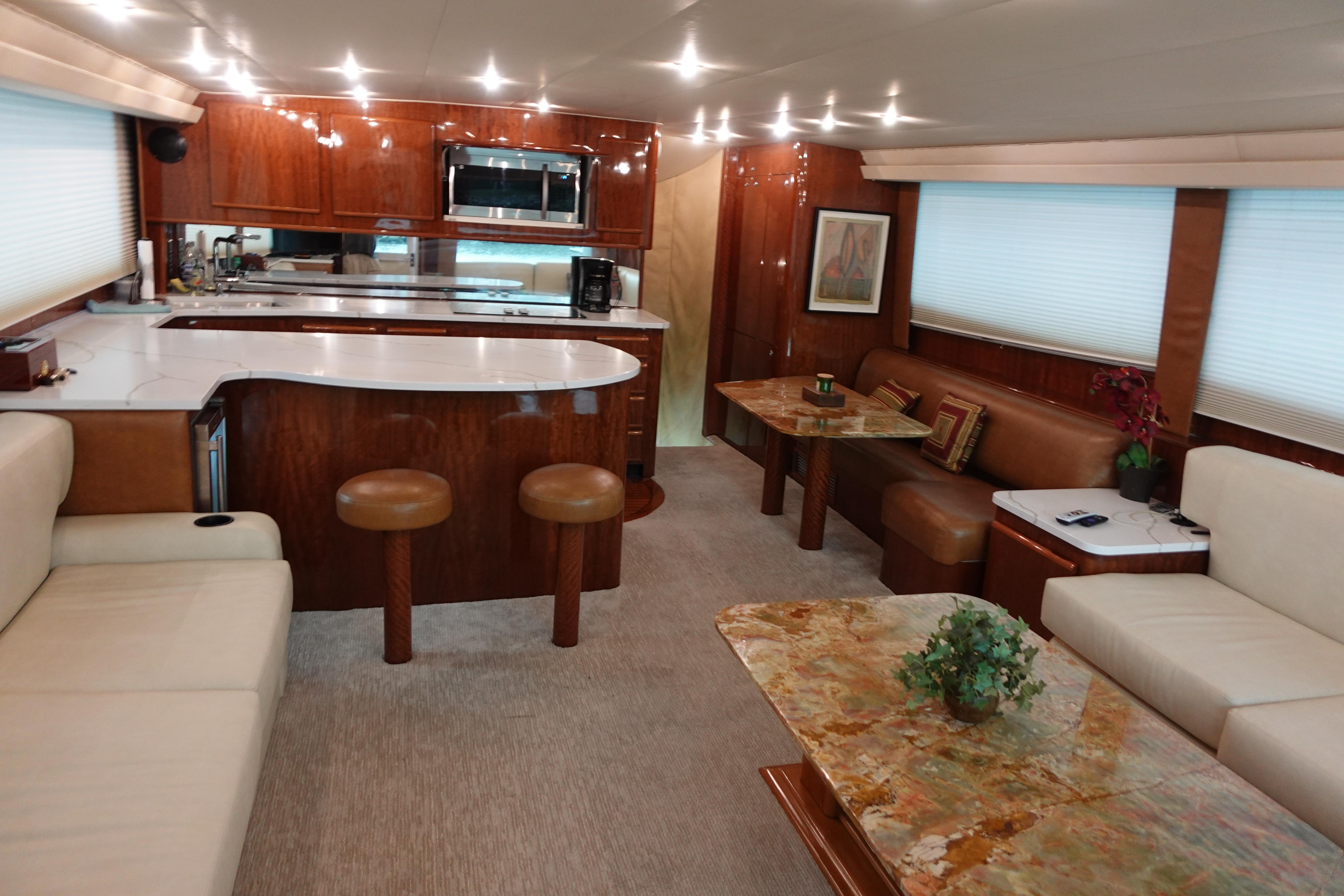 Donzi-Z-65 Tounament Fisherman 1988 -NY-US-Luxurious interior of a 1988 Donzi Z-65 Tournament Fisherman yacht with modern amenities.-9438541 | Thumbnail