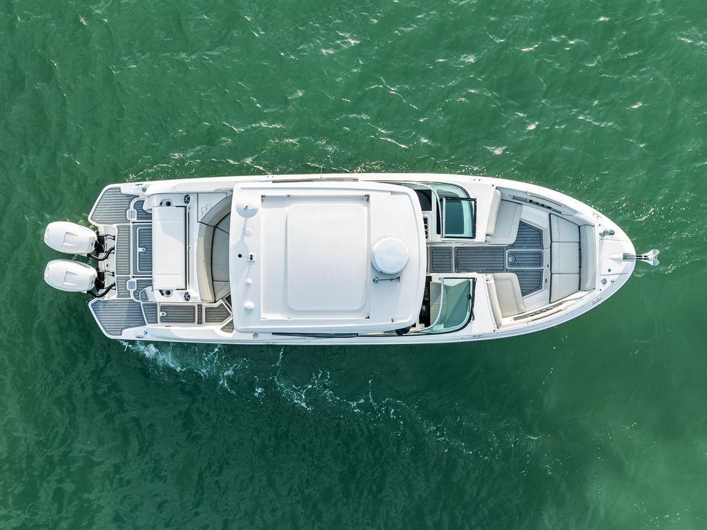 2021-sea-ray-350-slx-ob-power-9758555-20250414121337347-1_XLARGE