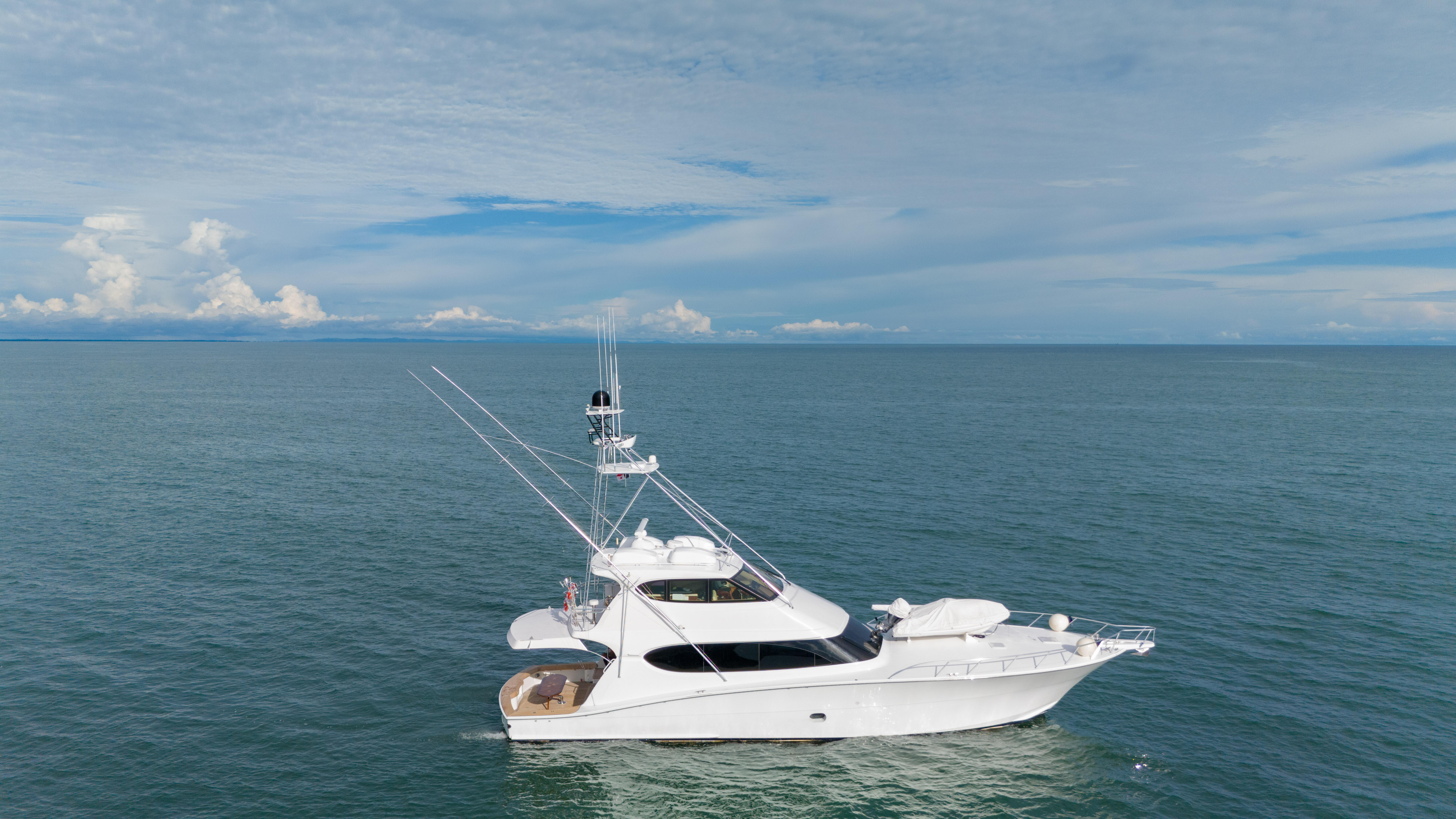 2008 HATTERAS 77 ENCLOSED BRIDGE