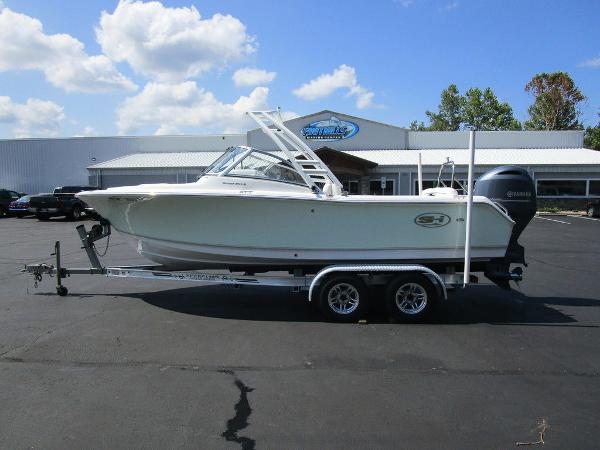 2016 Sea Hunt boat for sale, model of the boat is Escape 211 LE & Image # 1 of 52
