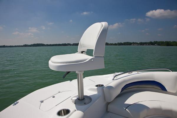 2014 Hurricane boat for sale, model of the boat is SunDeck 187 IO & Image # 6 of 13