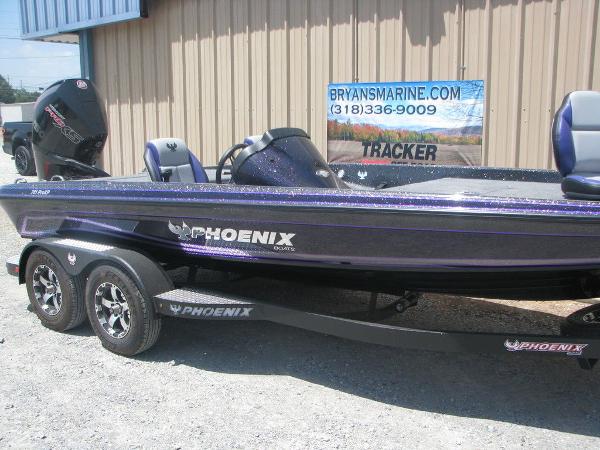 2021 Phoenix boat for sale, model of the boat is 721 Pro XP & Image # 4 of 24