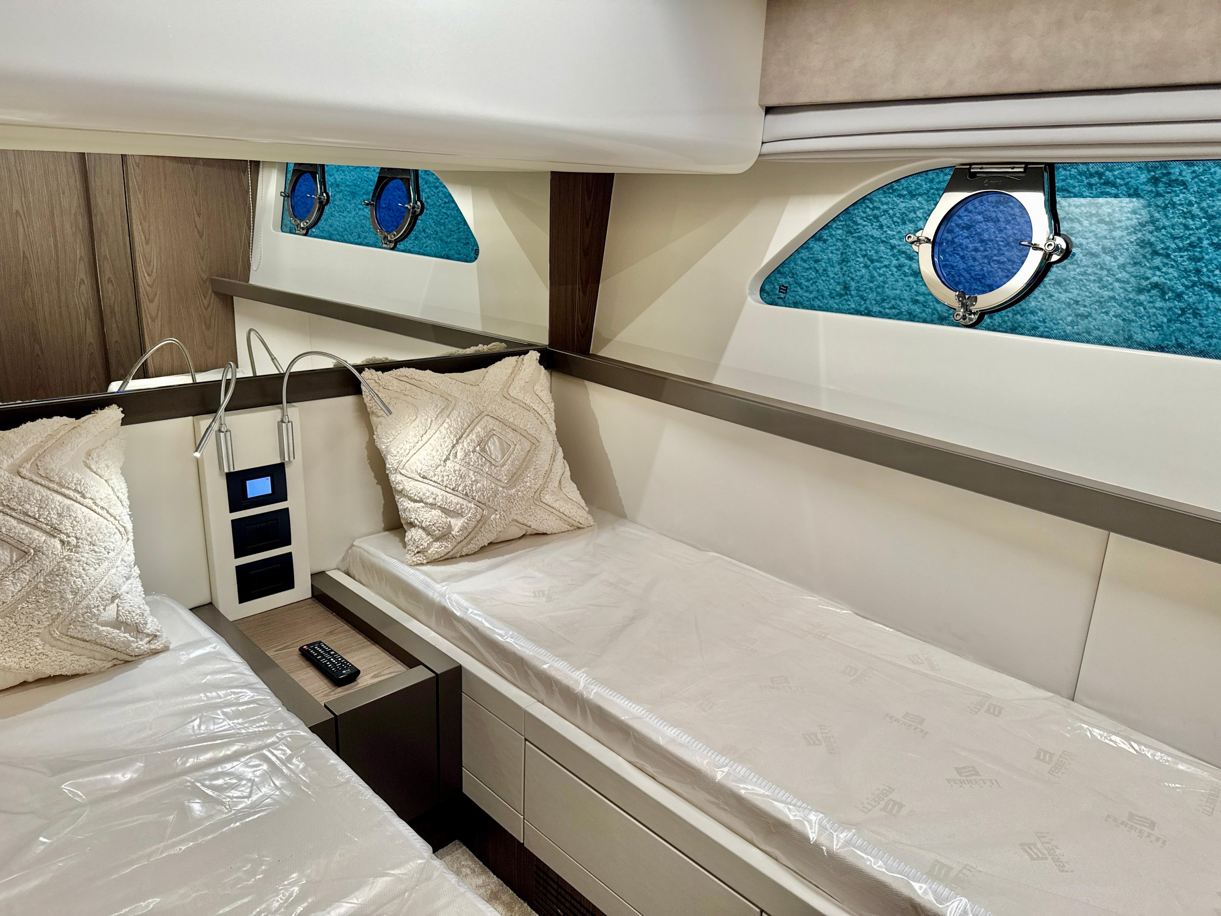 Ferretti Yachts-550 2022-Time To Fly NY-US-9678575 | Thumbnail