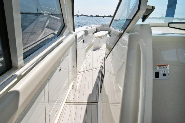 38' Boston Whaler, Listing Number 100913867, - Photo No. 21