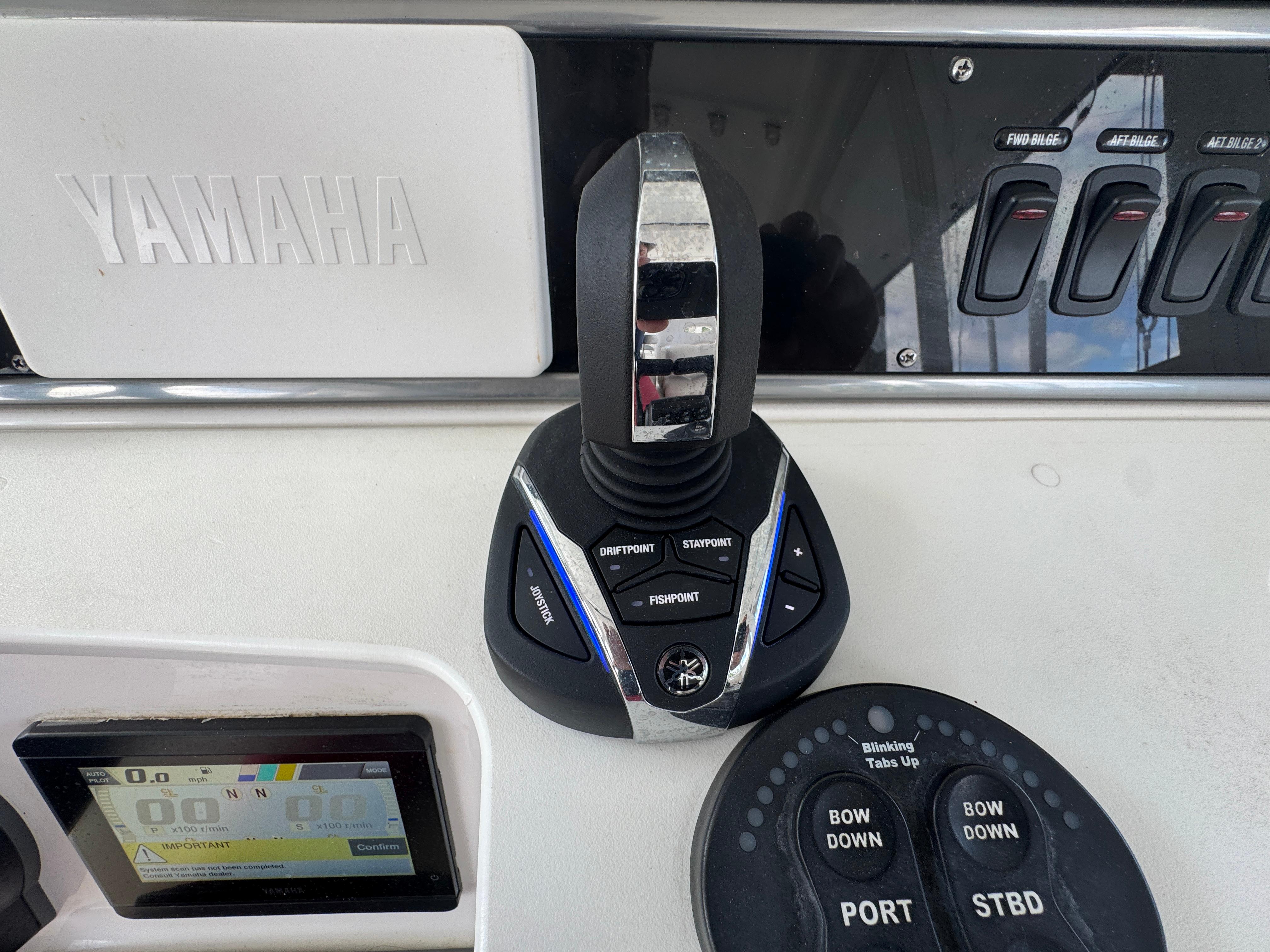 2016-everglades-435-center-console-power-9758579-20250421075203411-1_XLARGE