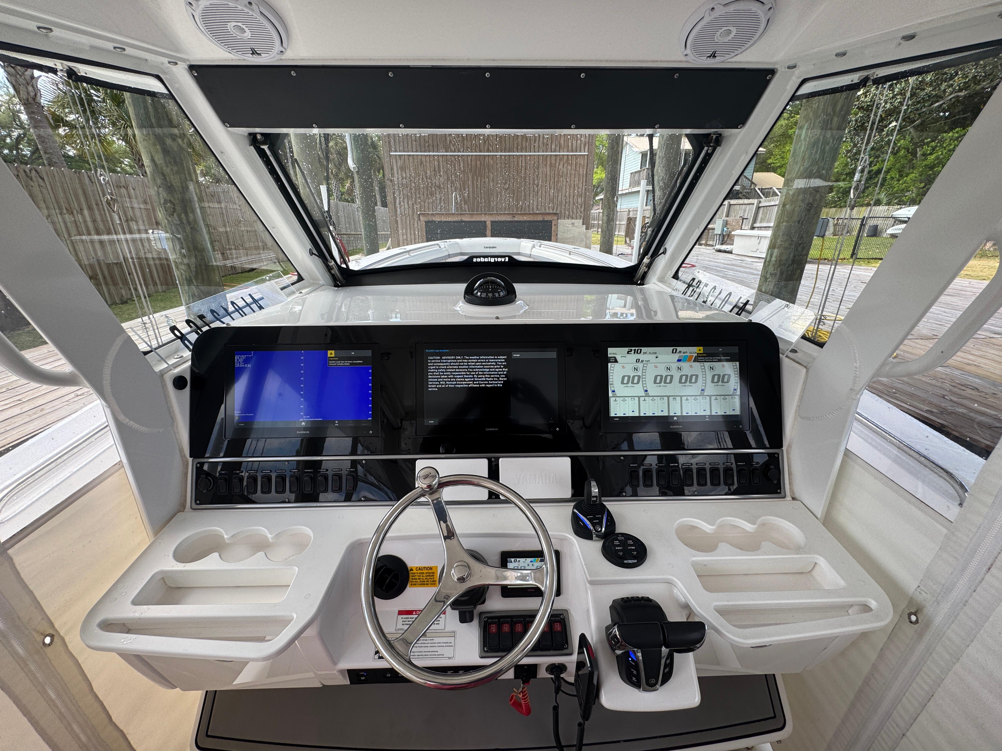 2016-everglades-435-center-console-power-9758579-20250421075215087-1_XLARGE