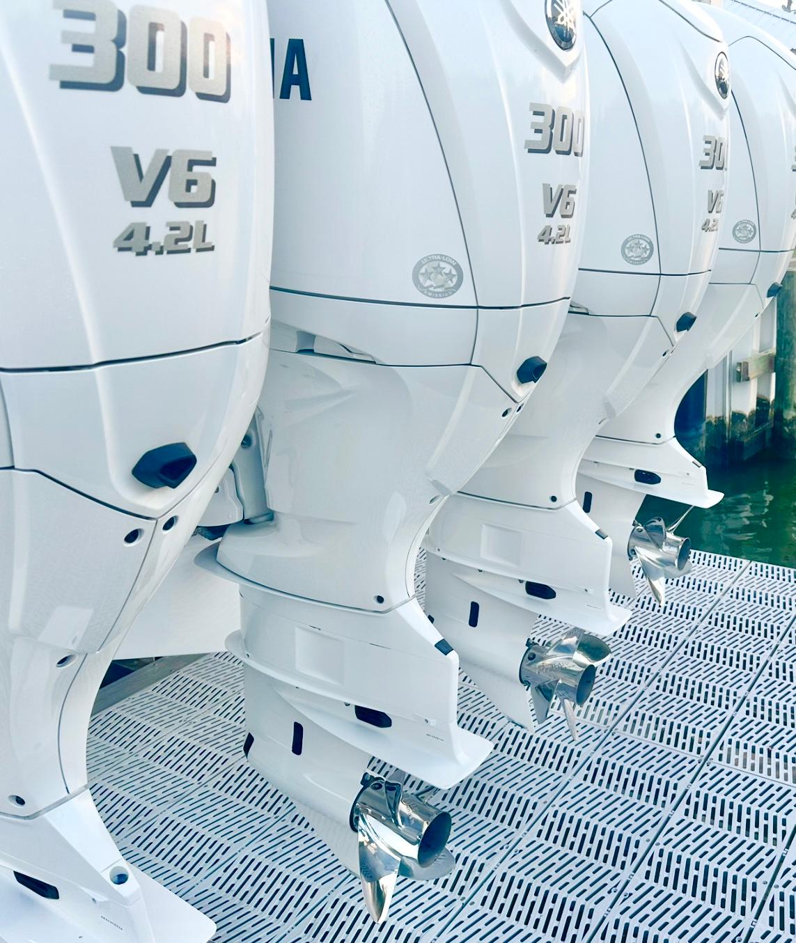 2016-everglades-435-center-console-power-9758579-20250421075236325-1_XLARGE