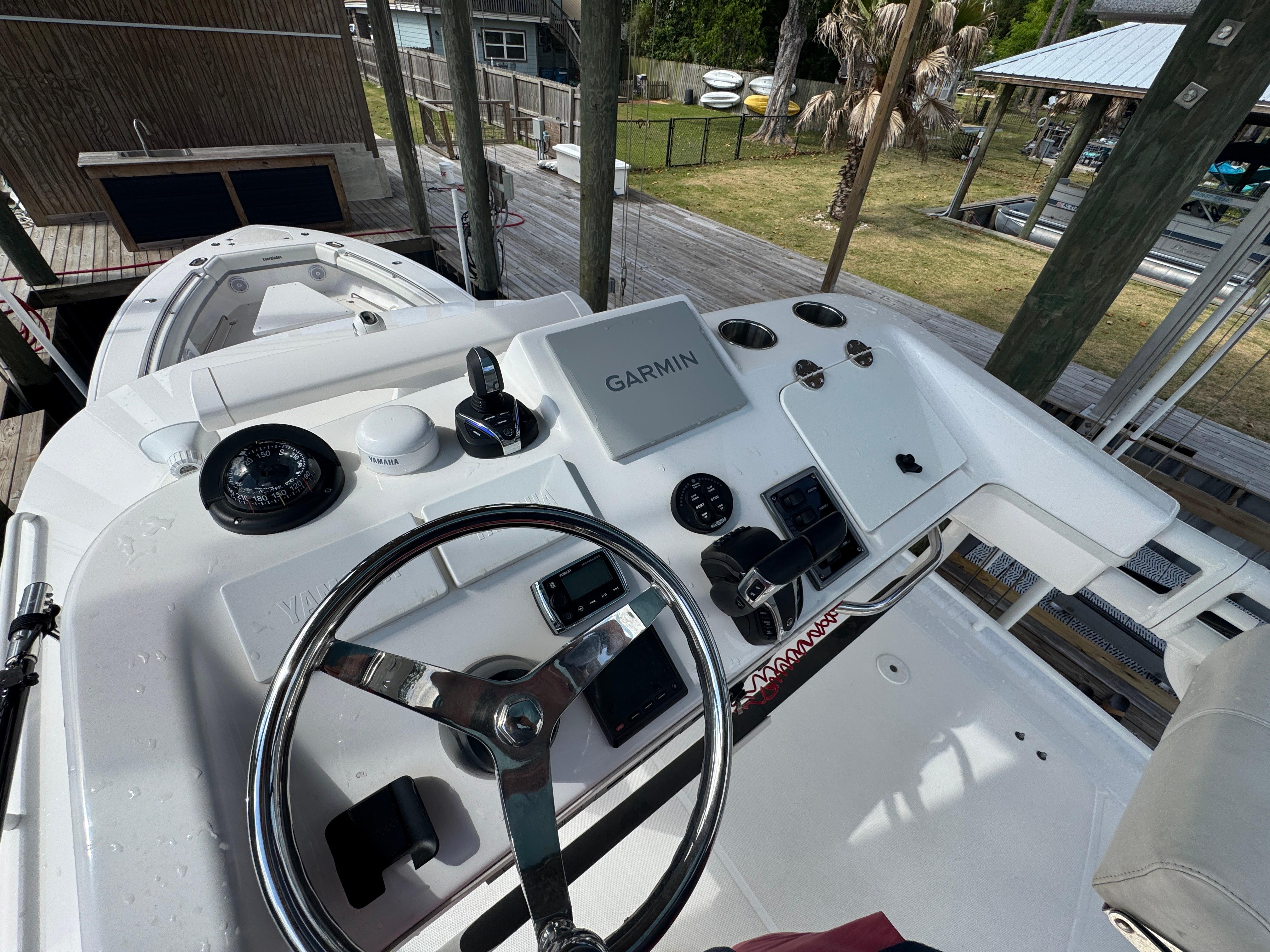 2016-everglades-435-center-console-power-9758579-20250421075248103-1_XLARGE