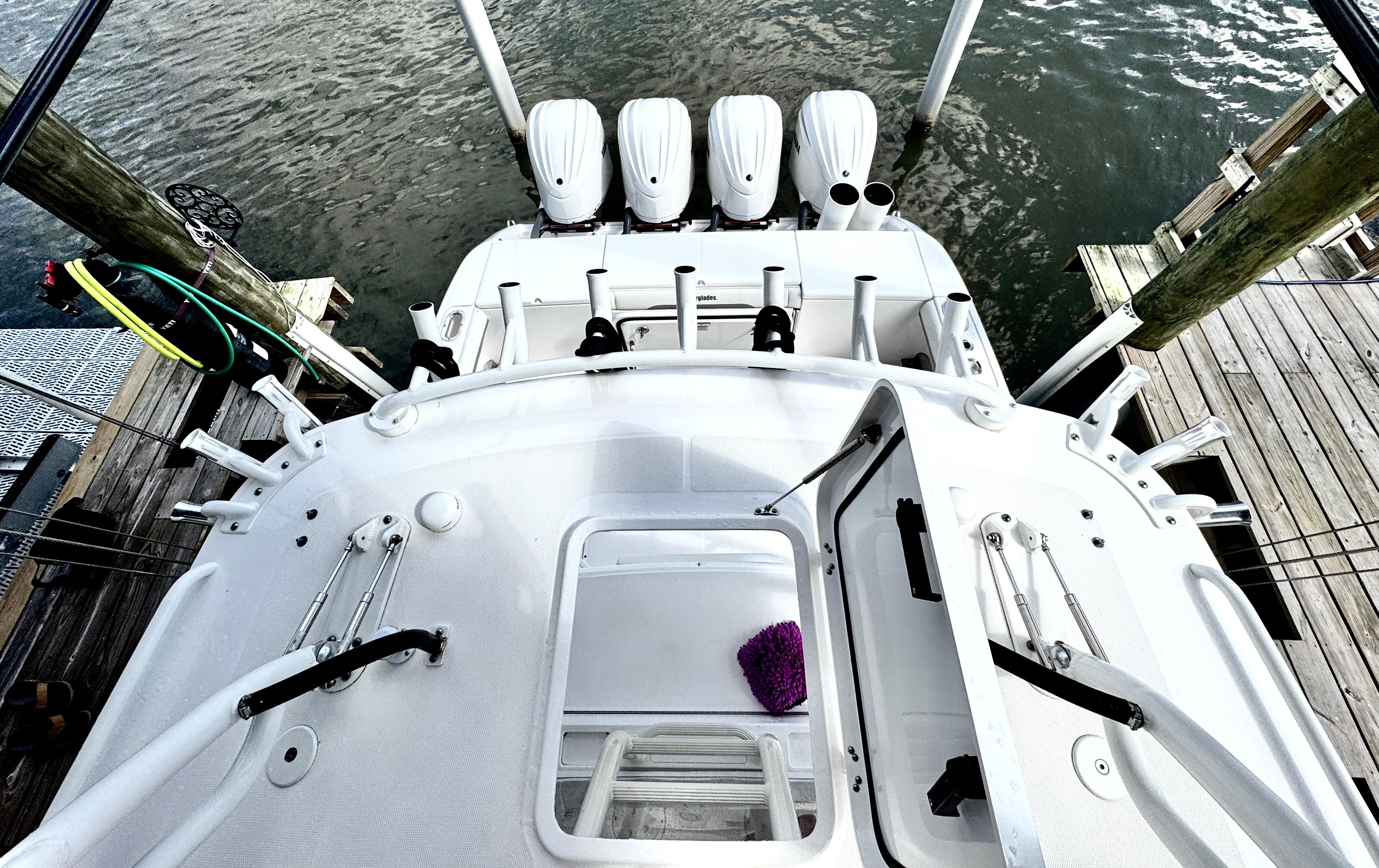 2016-everglades-435-center-console-power-9758579-20250421075254835-1_XLARGE