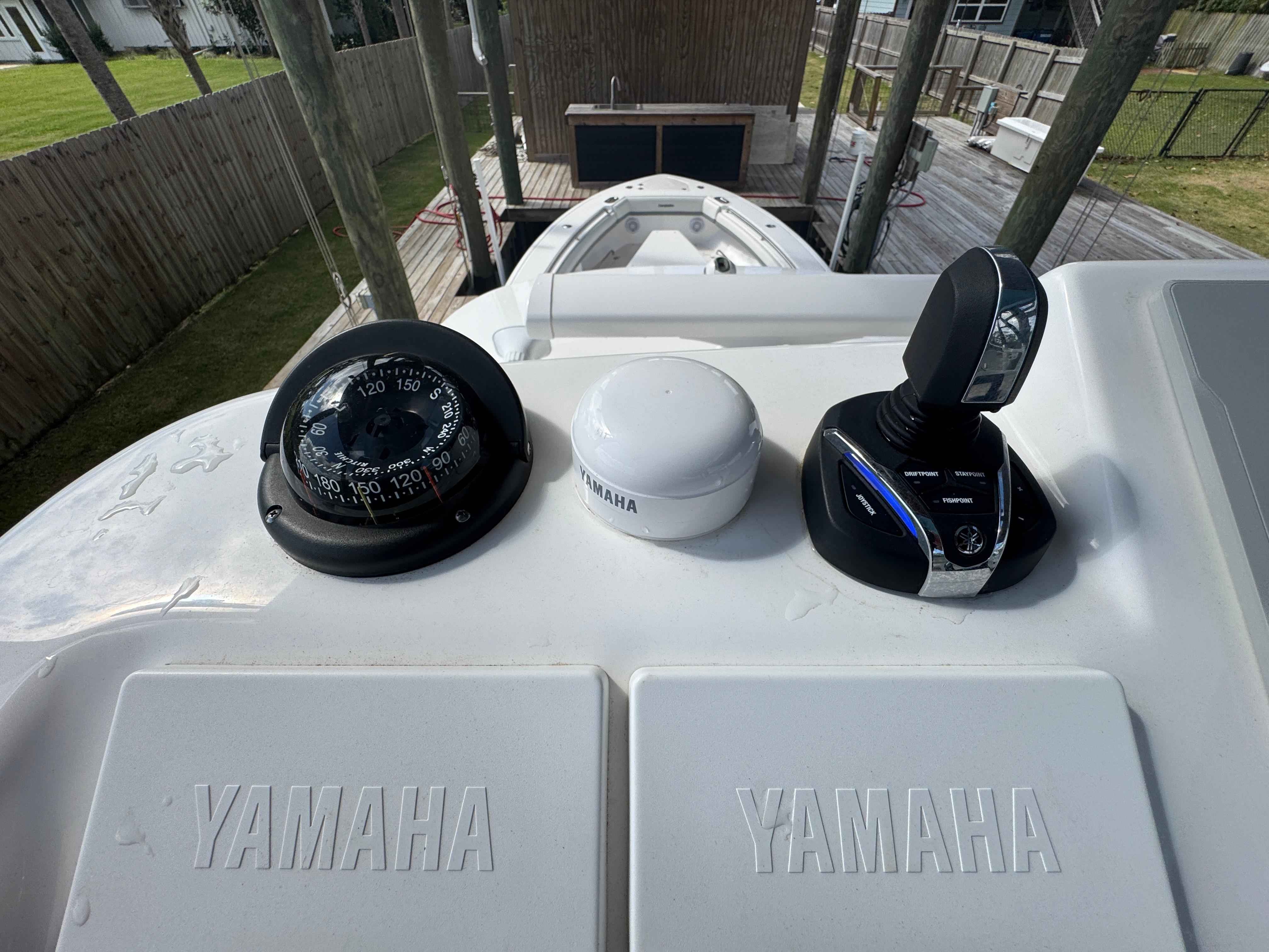 2016-everglades-435-center-console-power-9758579-20250421075305533-1_XLARGE