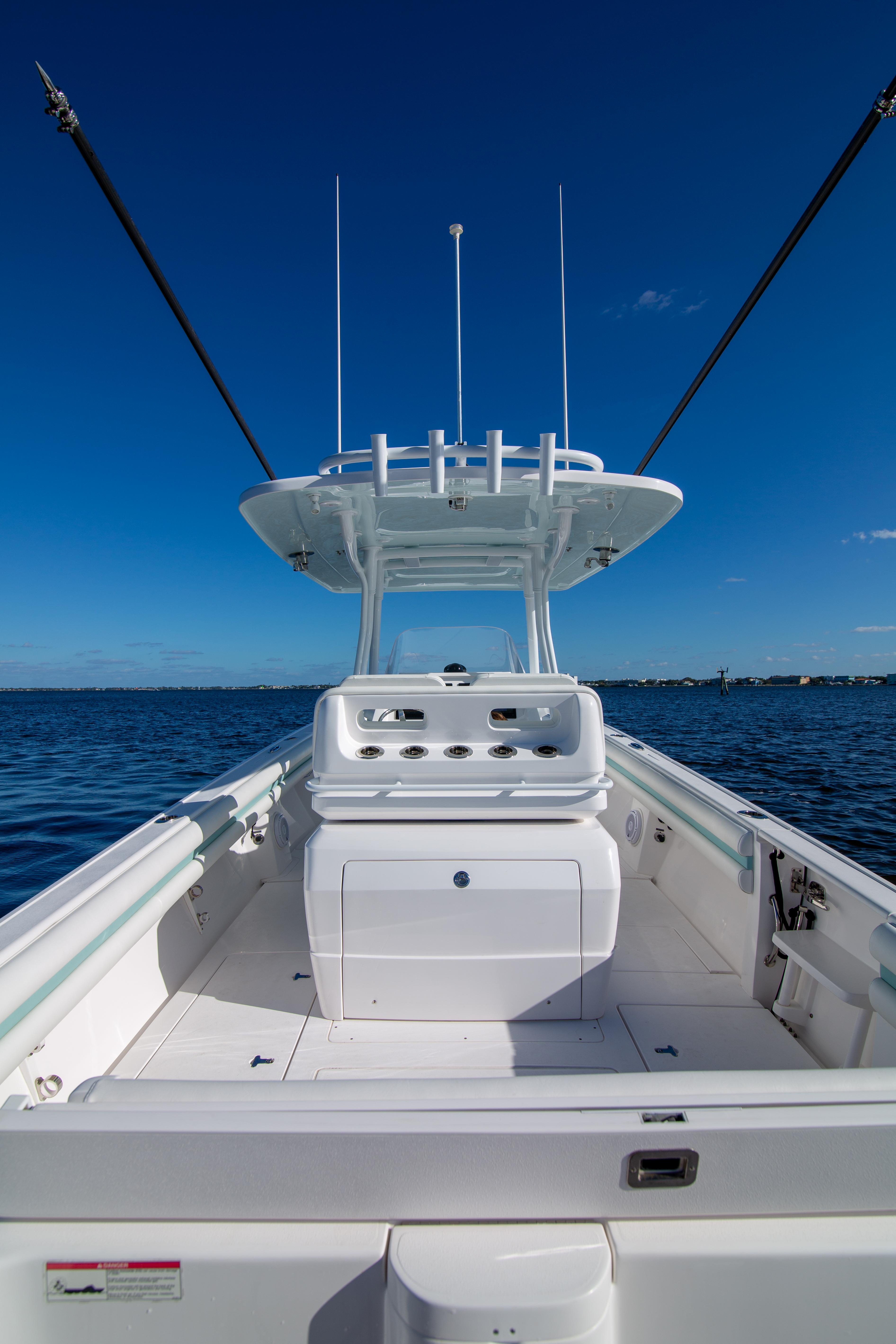 2019 Intrepid 327 OPEN Sea Breeze for sale