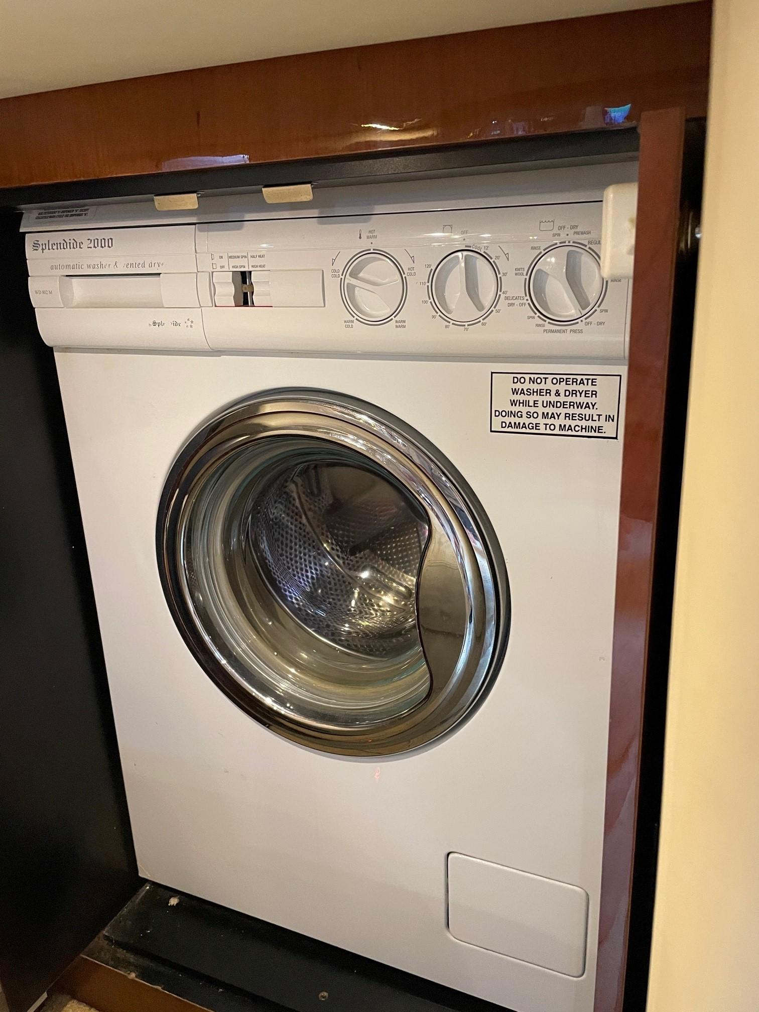 51 ft Sea Ray 510 Sundancer Washer and dryer combo