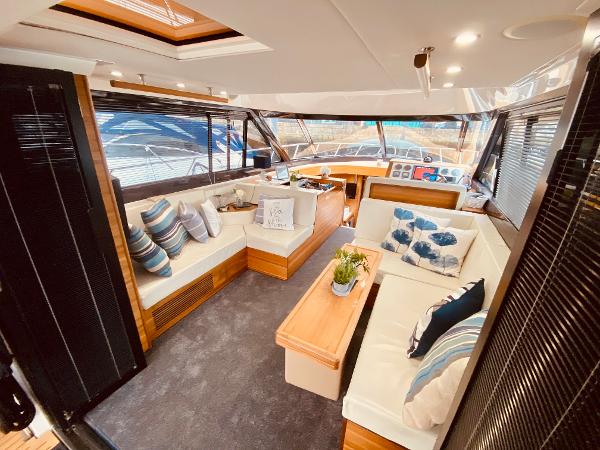 2010 Sealine F46