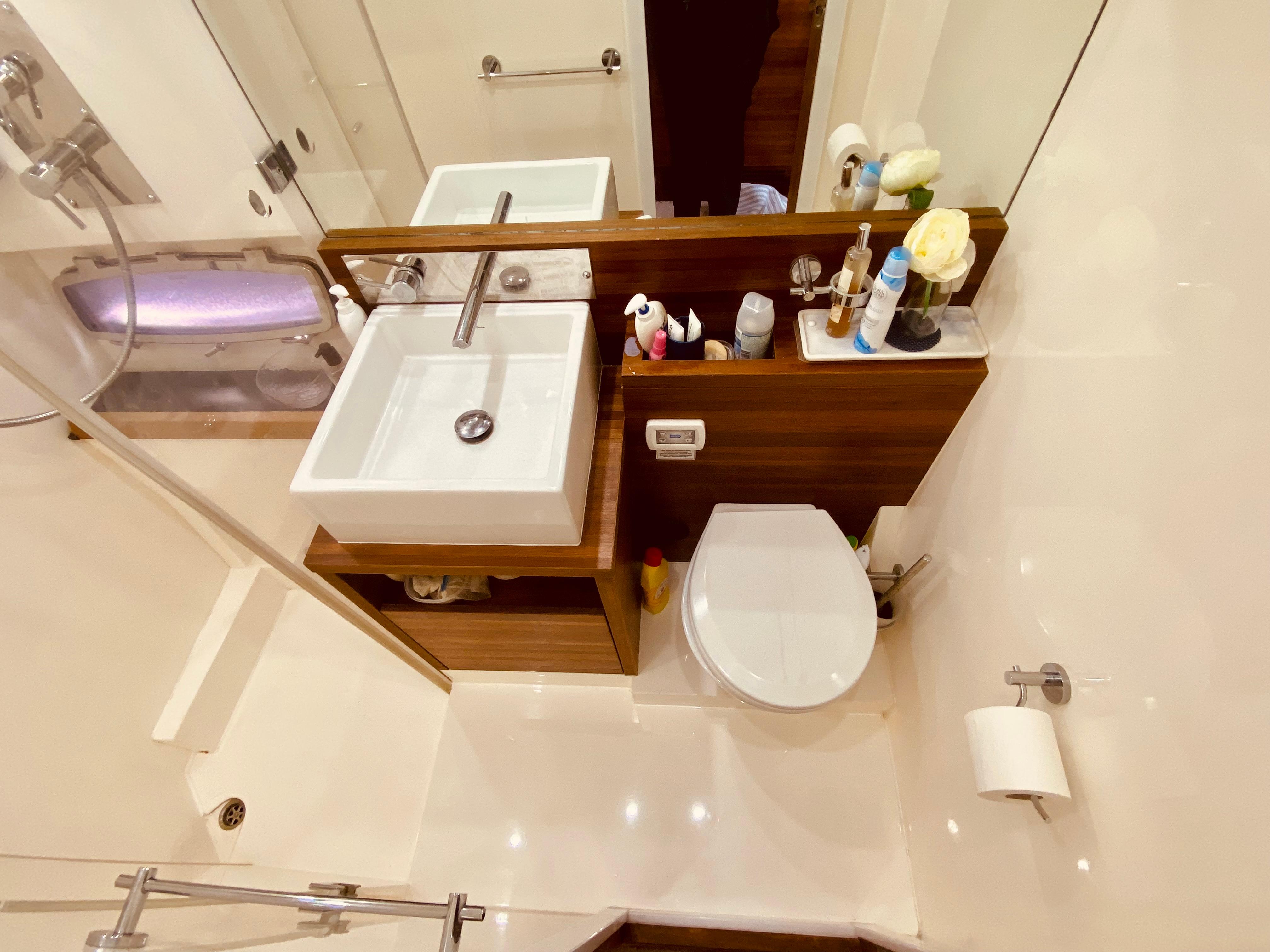 2010 Sealine F46