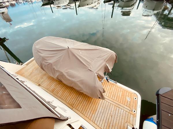 2010 Sealine F46