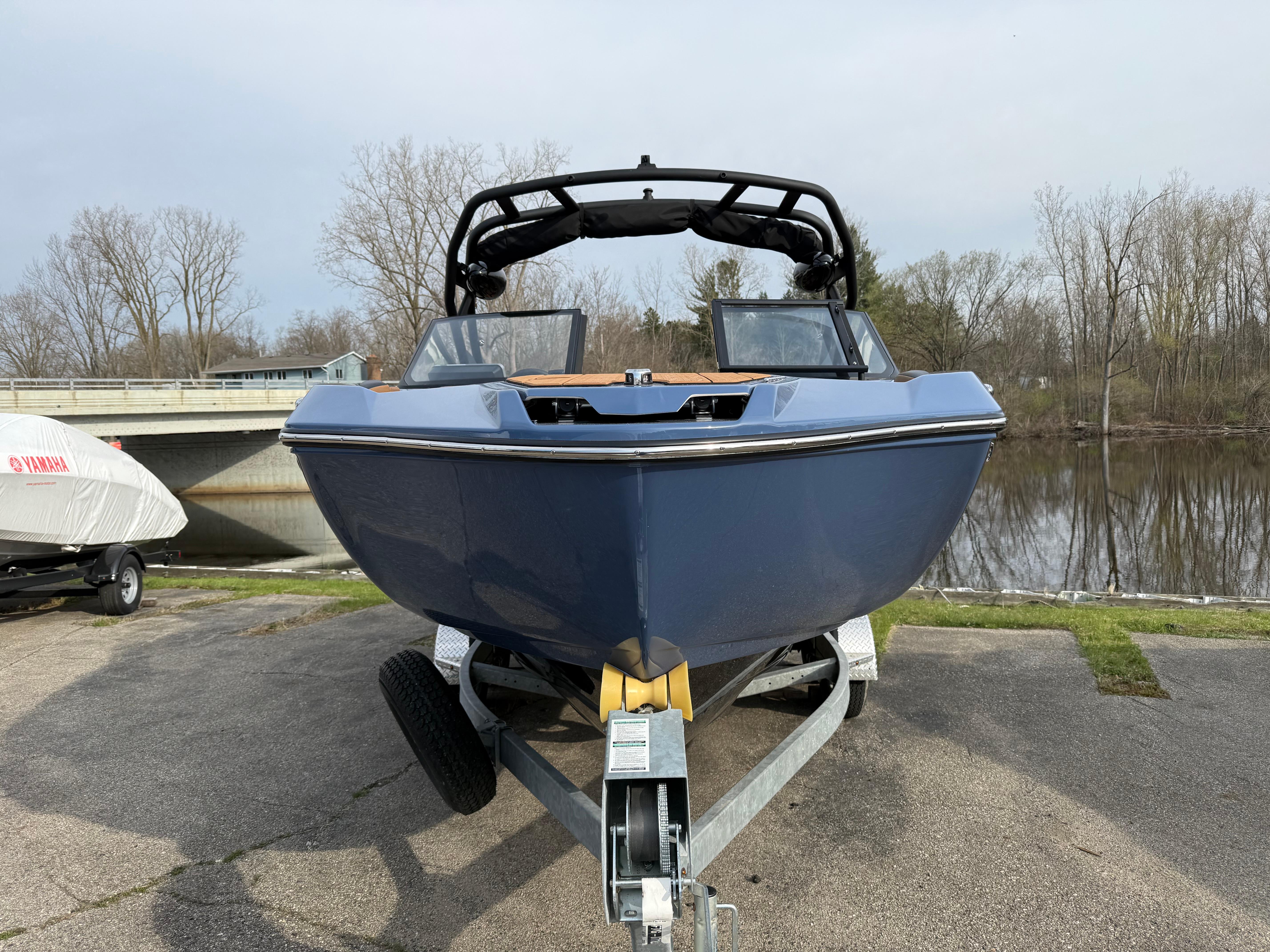 2024 Yamaha Boats 222XD Gallery