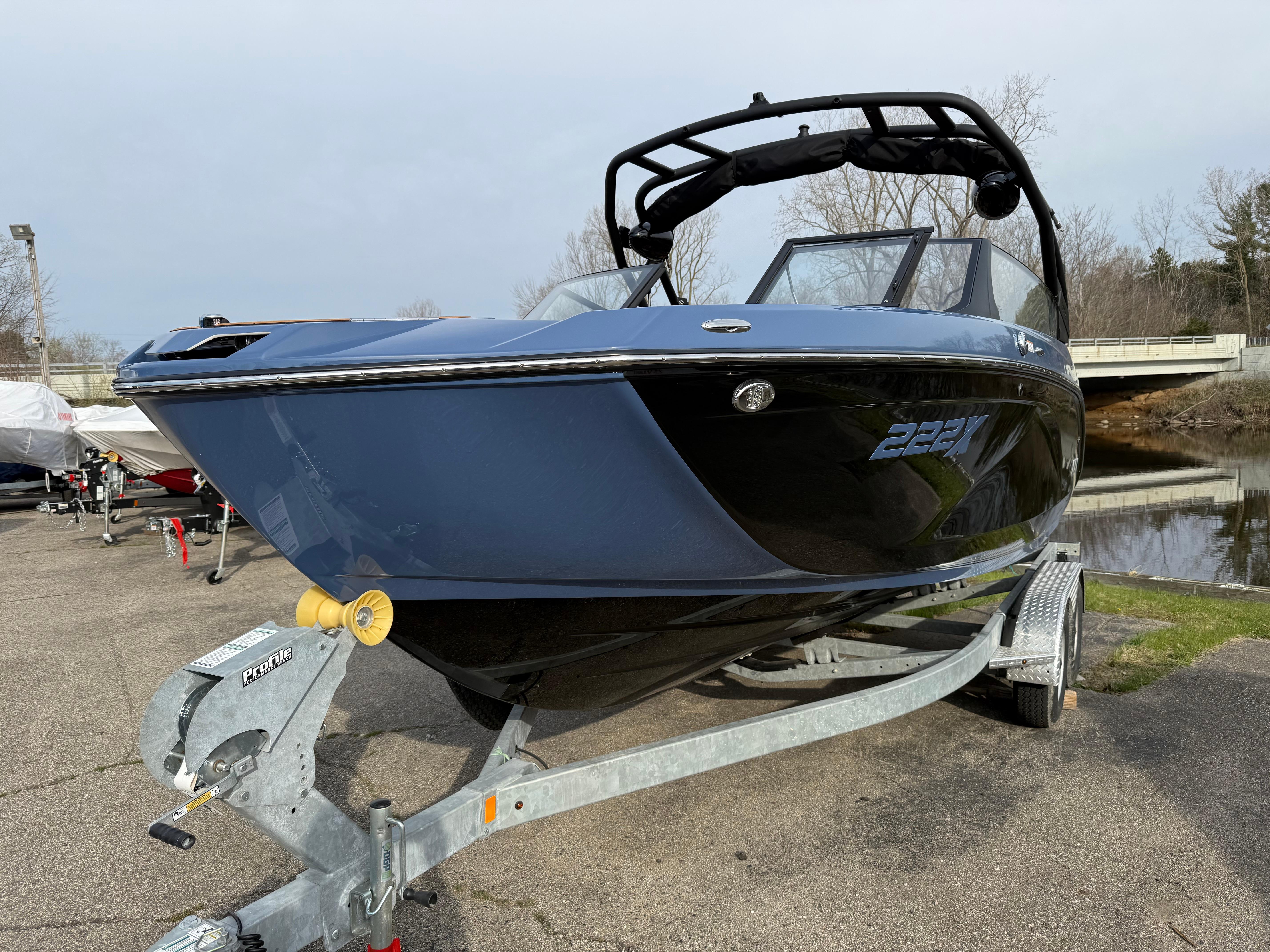 2024 Yamaha Boats 222XD Gallery