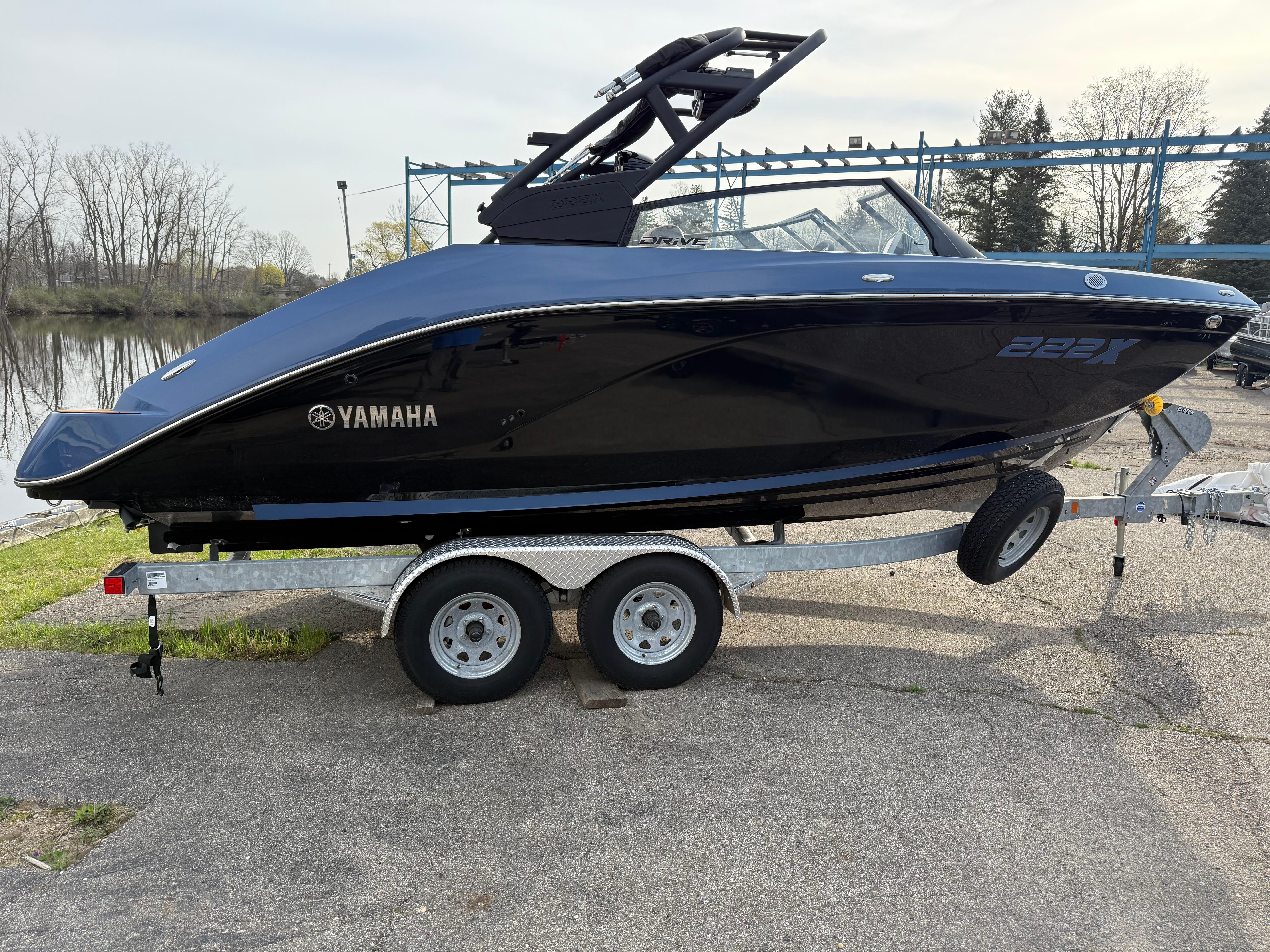 2024 Yamaha Boats 222XD Gallery