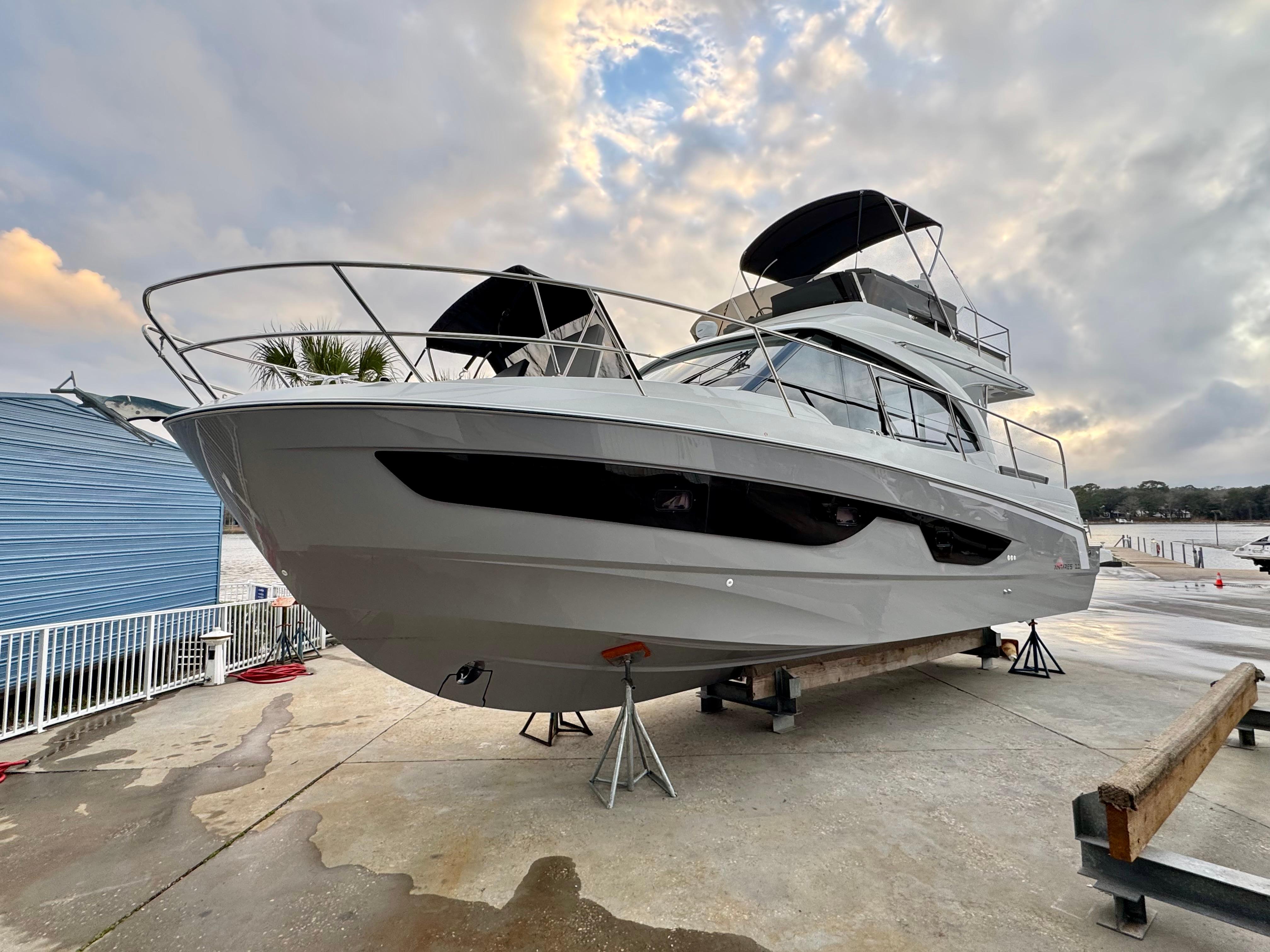 Yacht Photos Pics