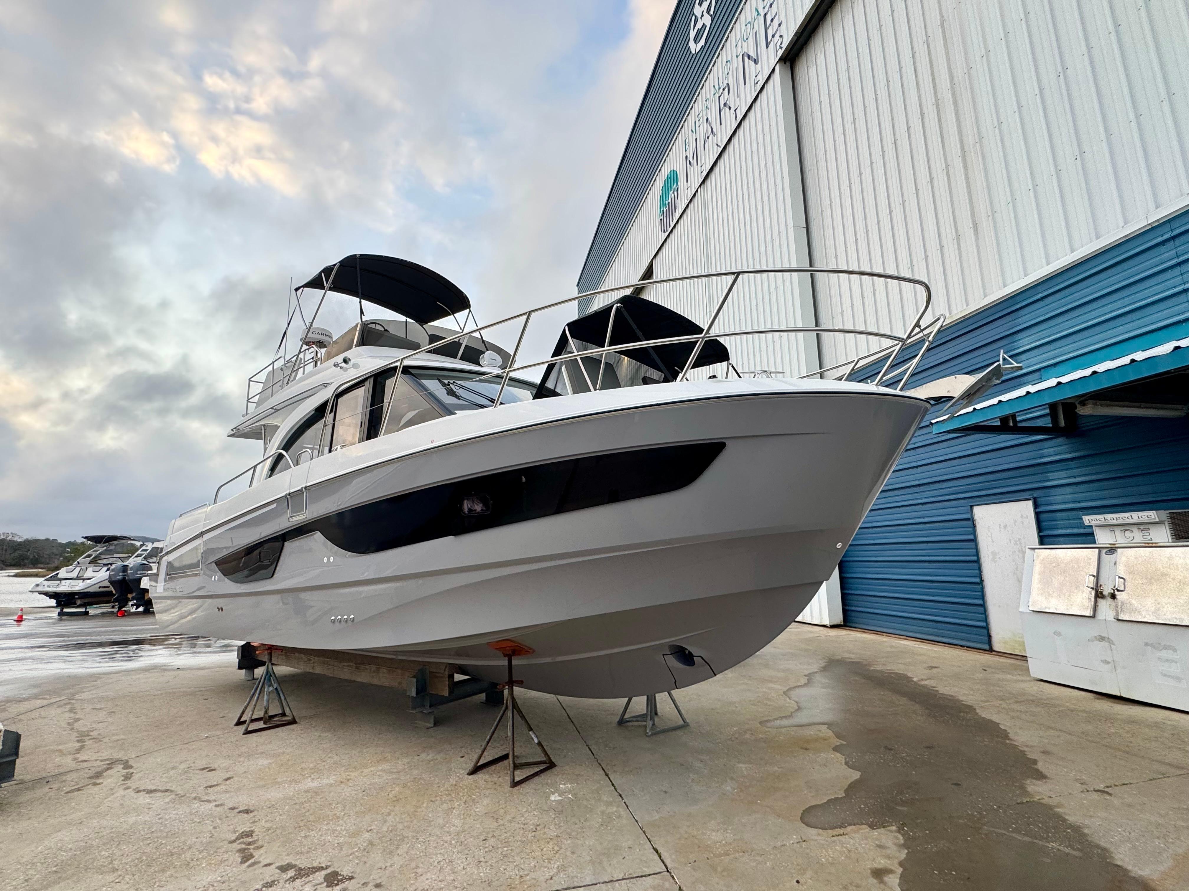 Yacht Photos Pics