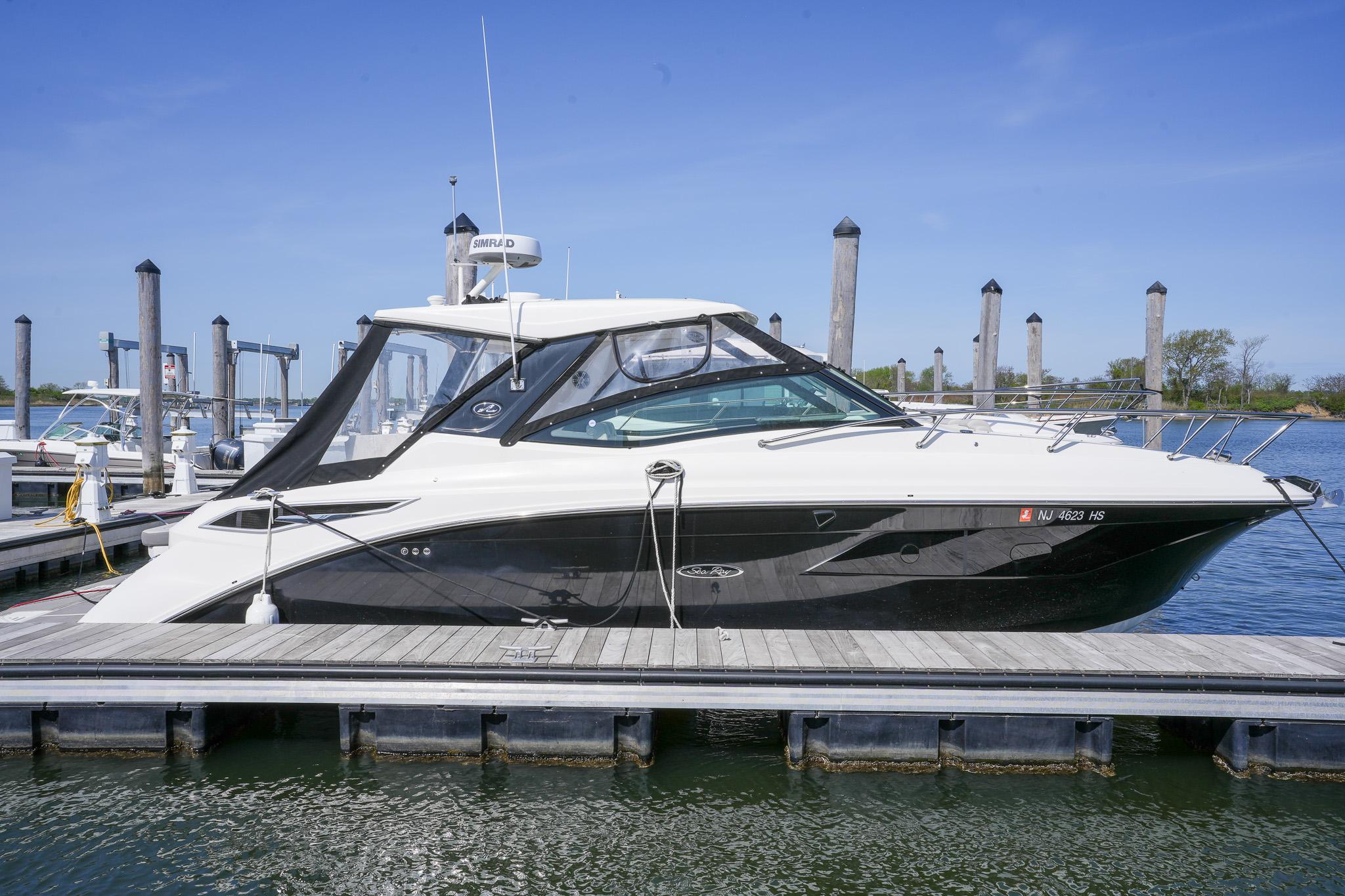 39 ft Sea Ray 2010