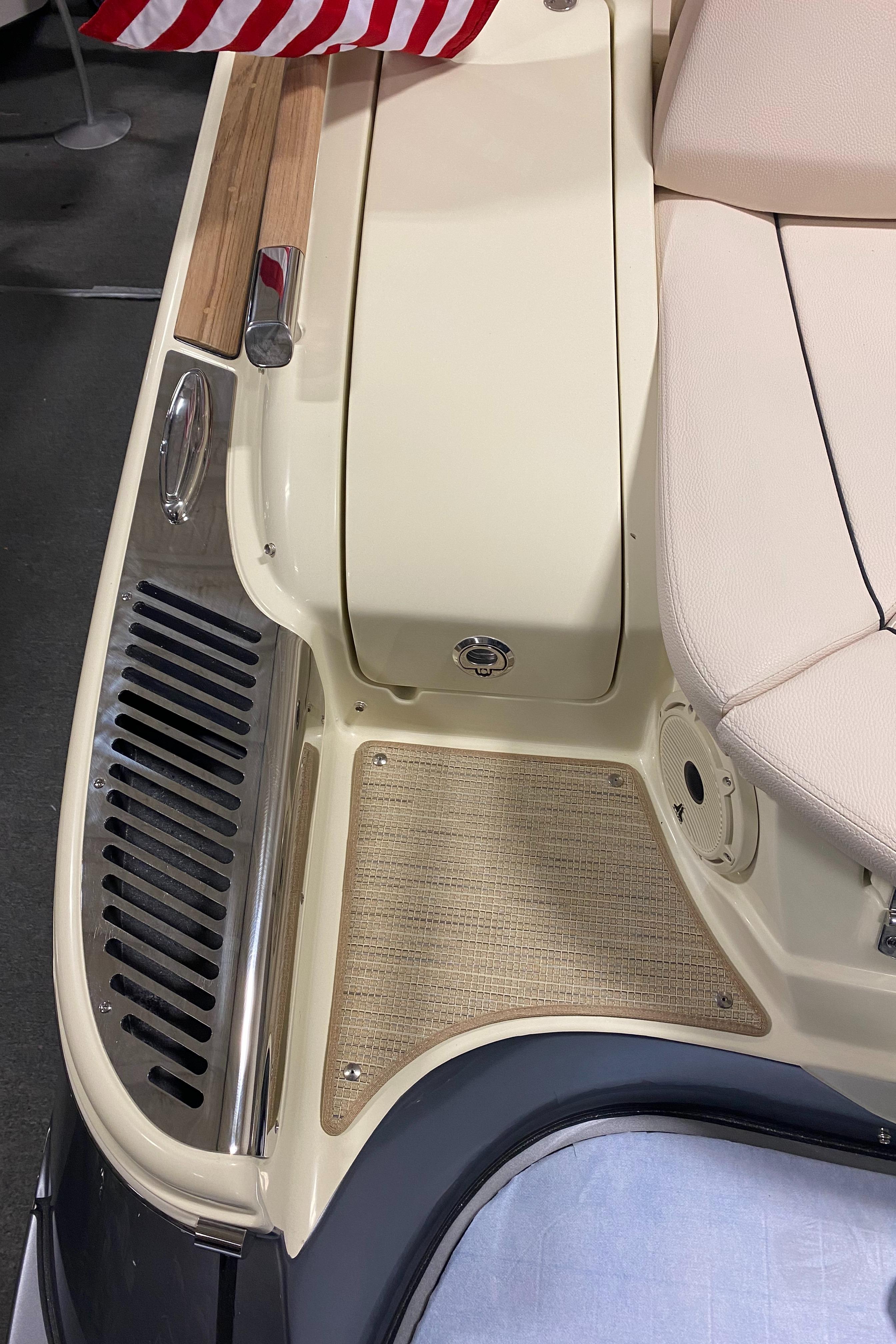 2025 Chris-Craft Launch 28 GT-24