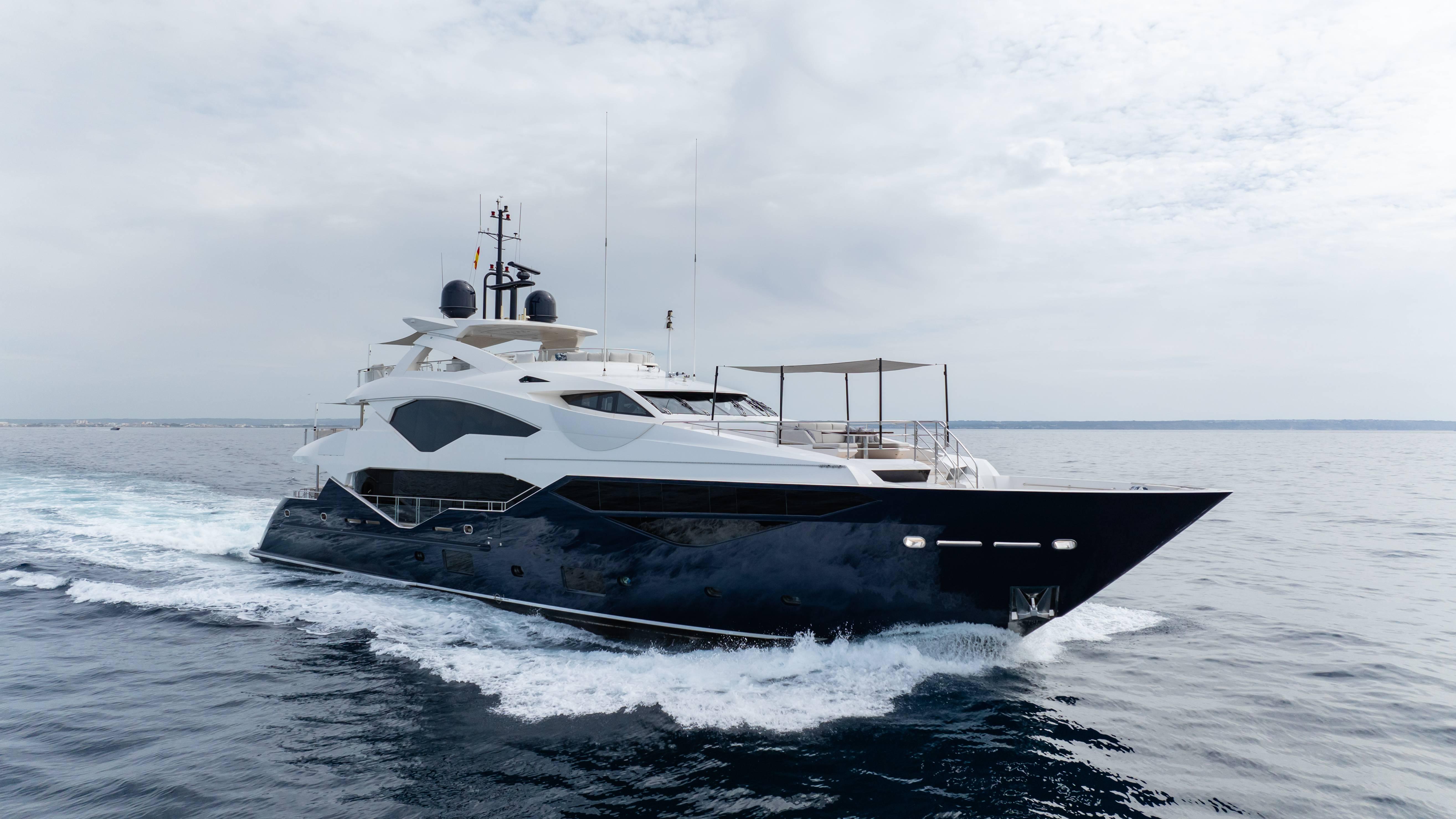 2016 SUNSEEKER 131 YACHT