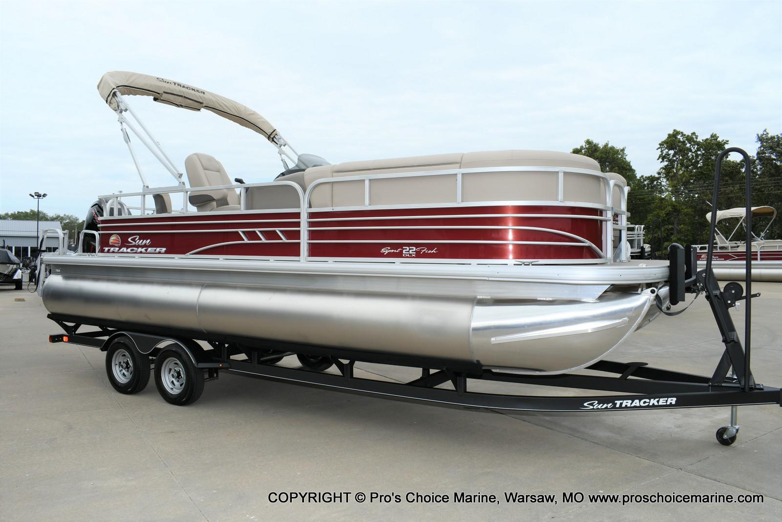 2021 Sun Tracker boat for sale, model of the boat is SPORTFISH 22 DLX w/115HP Pro-XS 4 Stroke & Image # 2 of 50