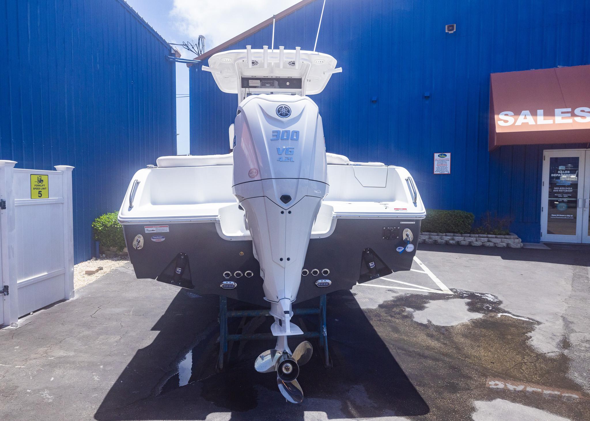 2026-sea-hunt-ultra-255-se-power-9838593-20250613131255915-1_XLARGE