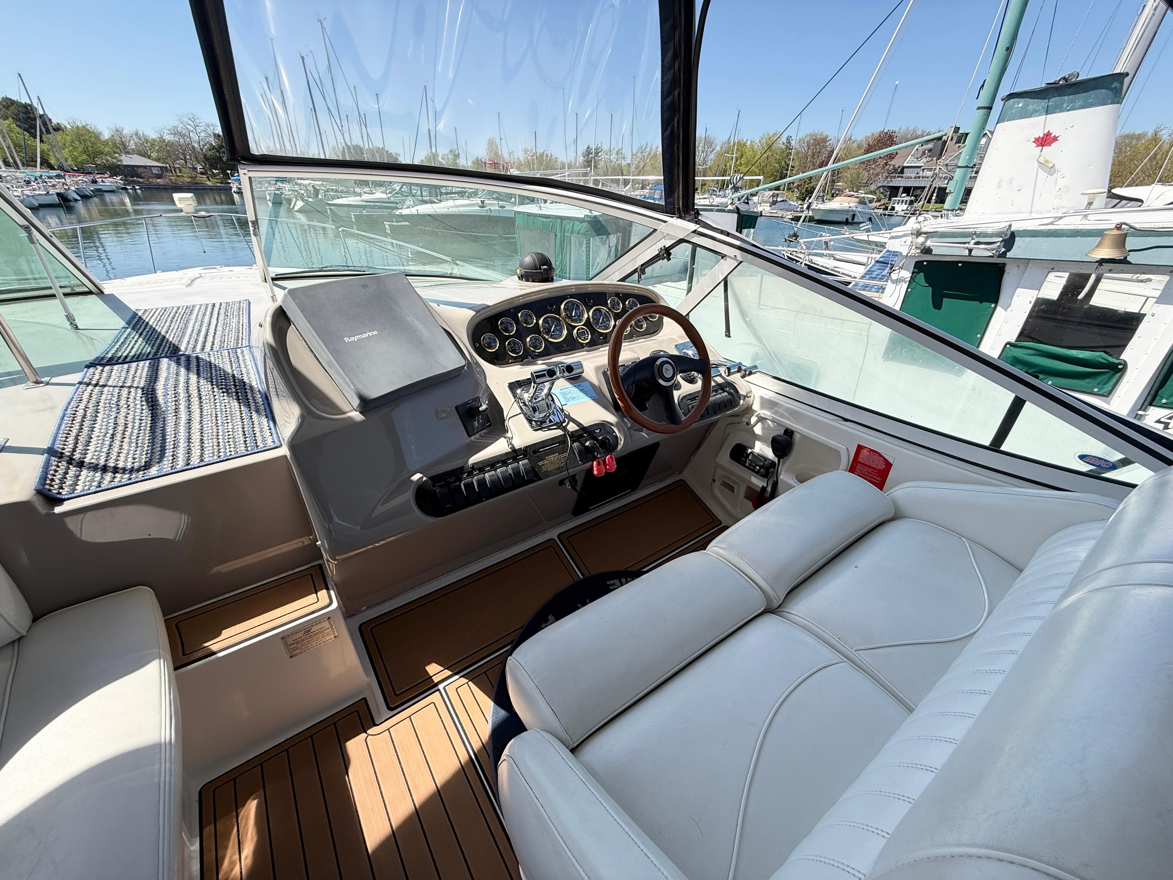 2003-cruisers-yachts-3772-express-power-9798594-20250518184729235-1_XLARGE